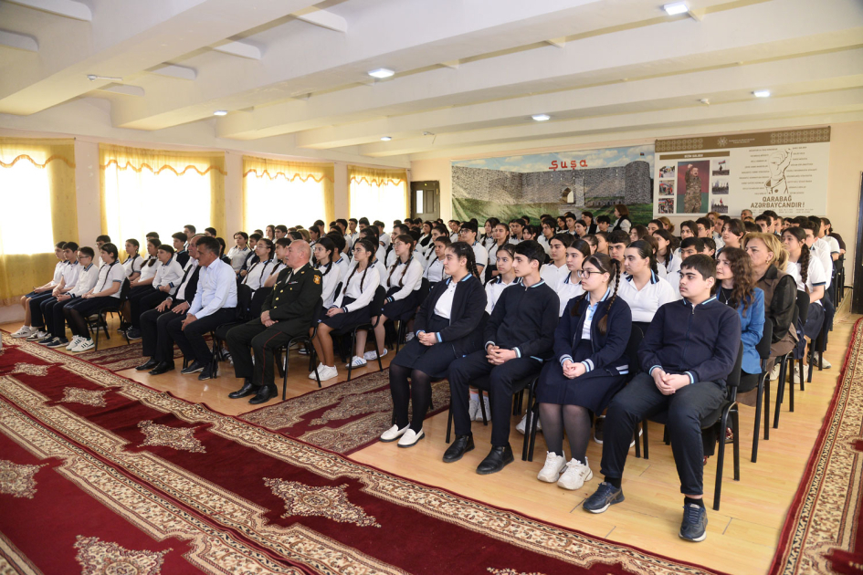 Milli Qəhrəman “Məktəbdə...” layihəsinin qonağı olub