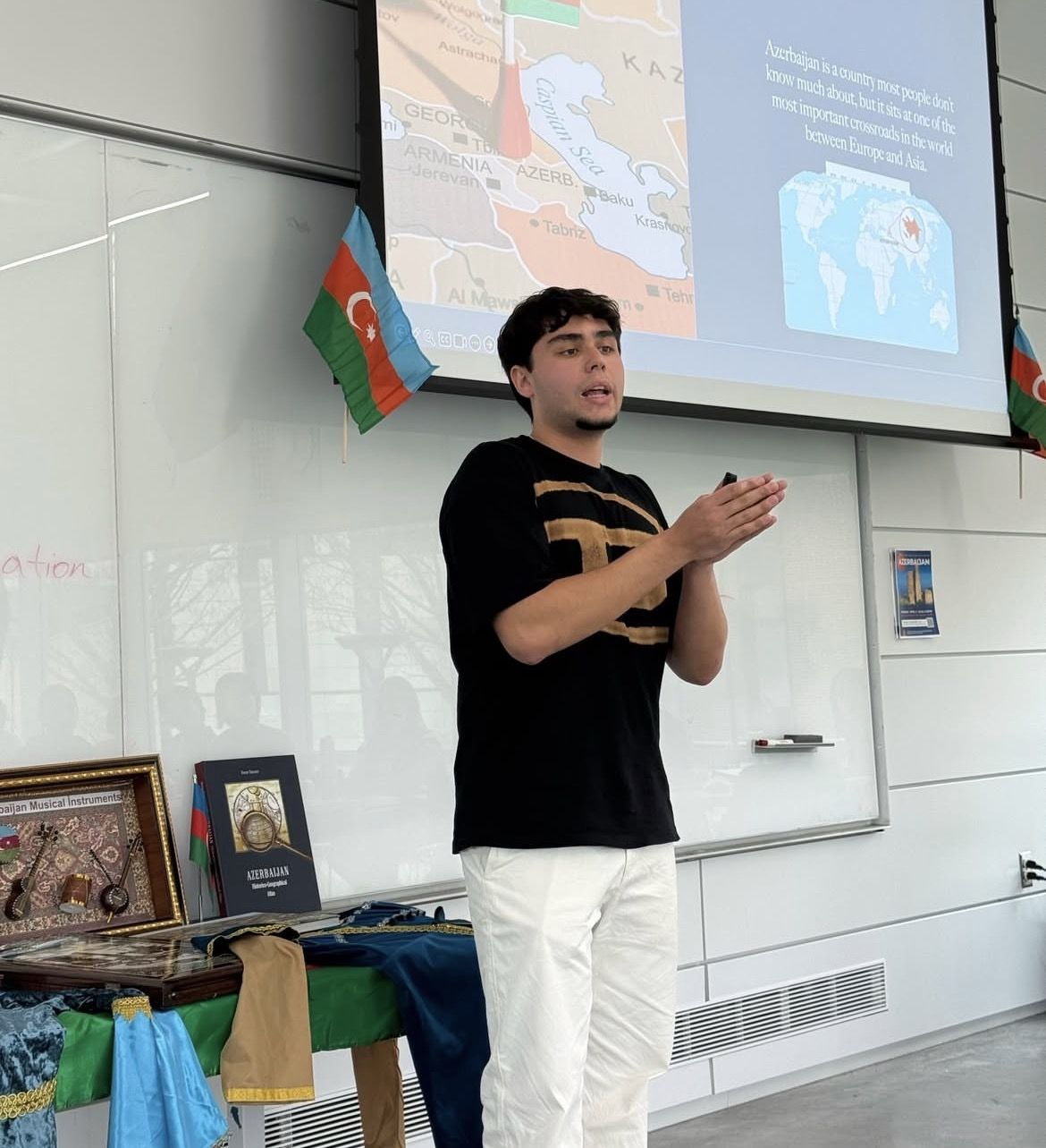 İllinoys Universitetində Azərbaycan mədəniyyəti tanıdılıb