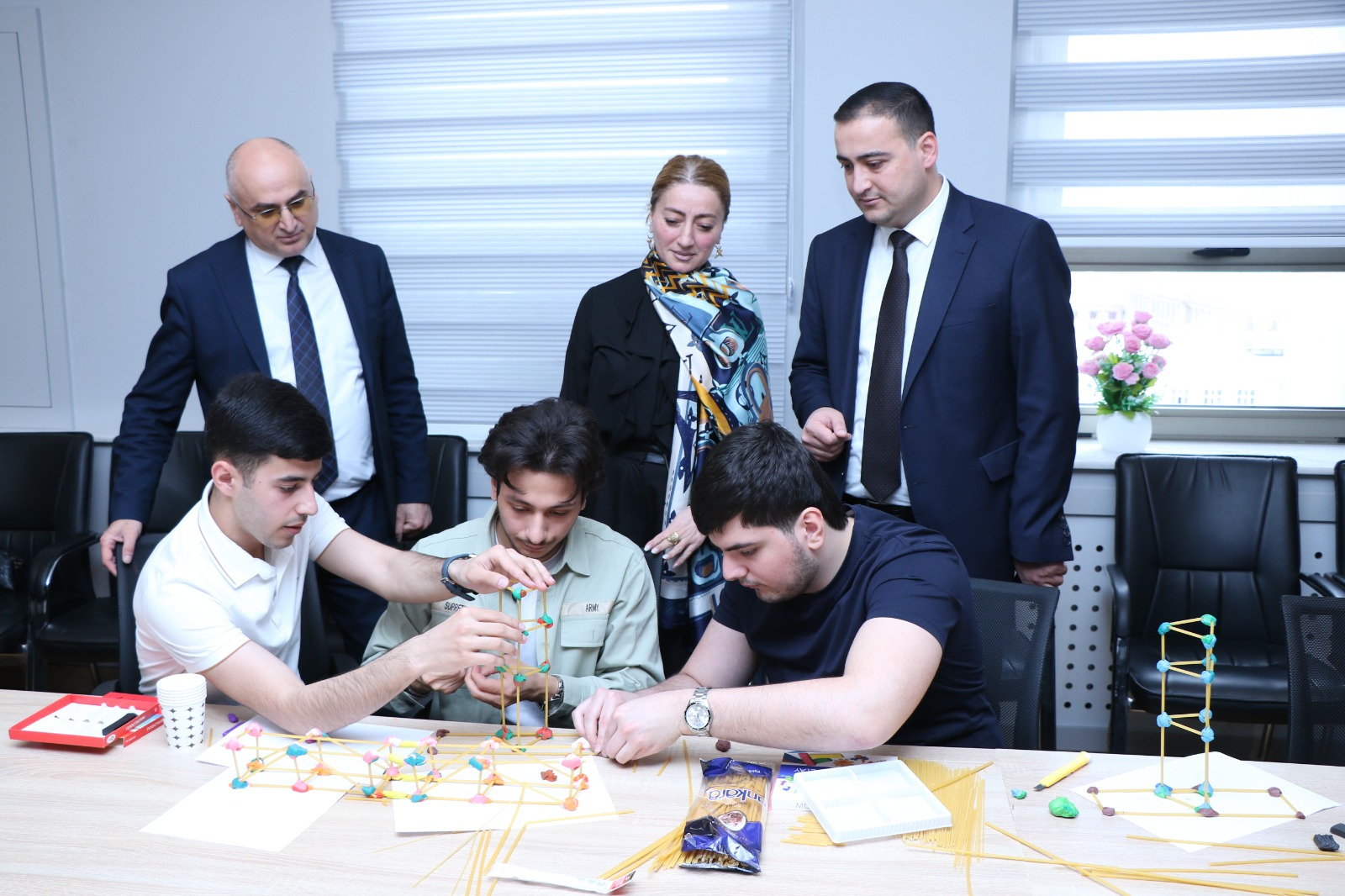 Gələcəyin mühəndisləri yarışdılar: 5 qurğudan hansı daha möhkəm oldu?