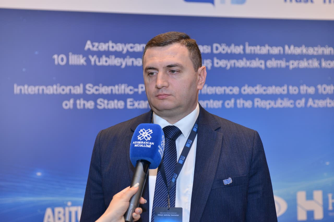 Yazı işlərinin birini marker, digərini süni intellekt yoxlaya bilər