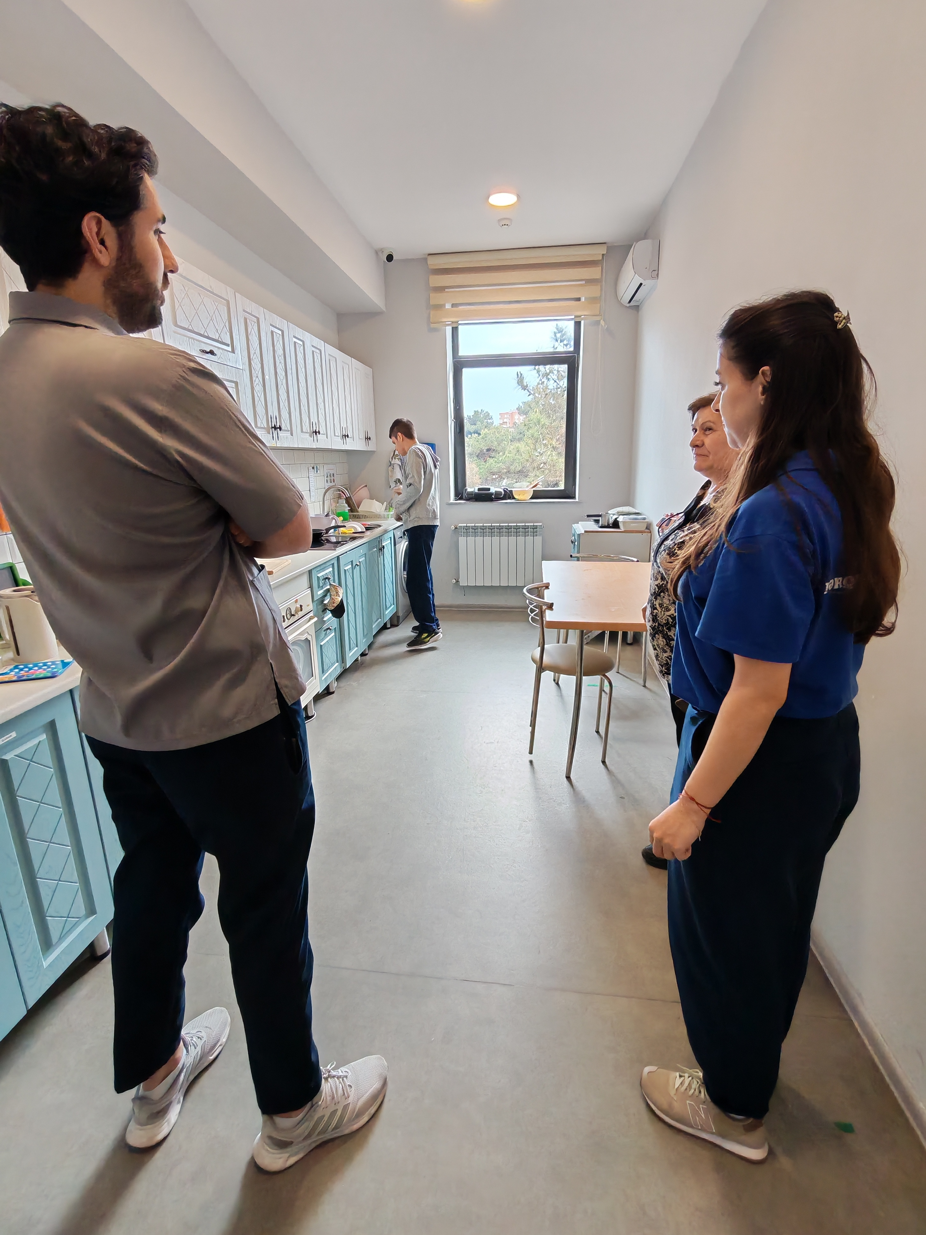 Evdə təhsil alan şagirdlərə dəstək layihəsinin icrasına başlanılıb