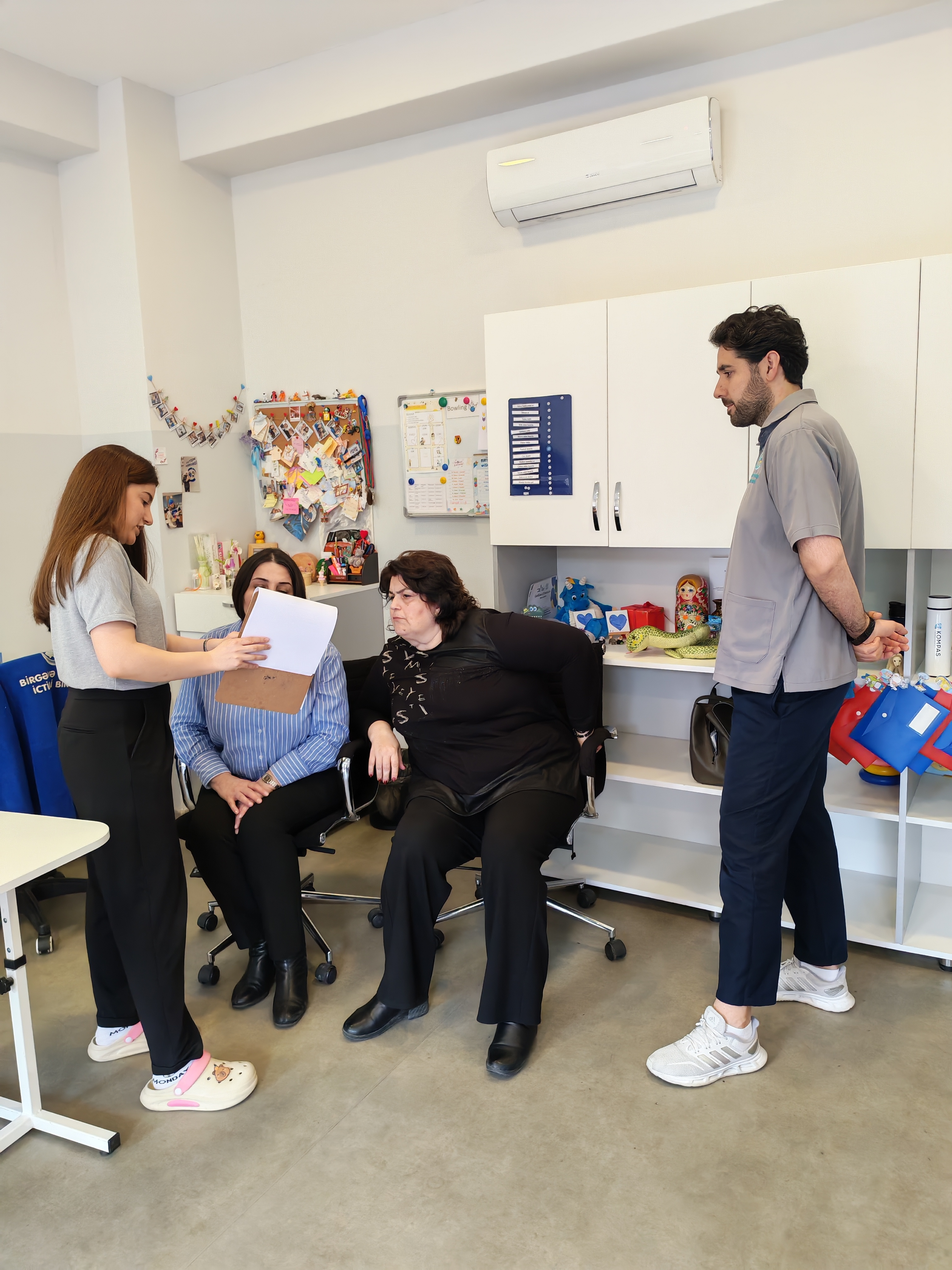 Evdə təhsil alan şagirdlərə dəstək layihəsinin icrasına başlanılıb