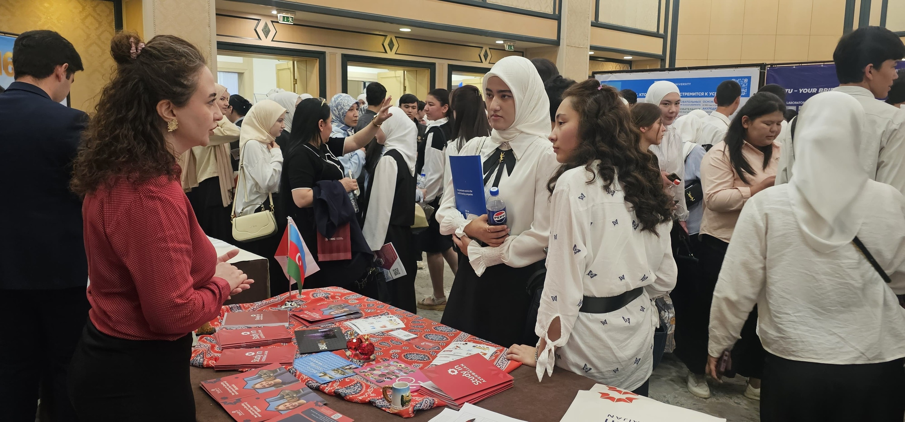 Azərbaycan Özbəkistanda keçirilən beynəlxalq təhsil sərgisində təmsil olunur