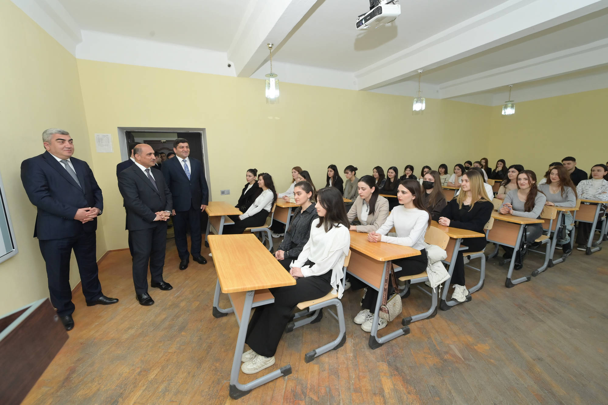 Nazir müavini Qubada pedaqoji heyətlə görüşüb