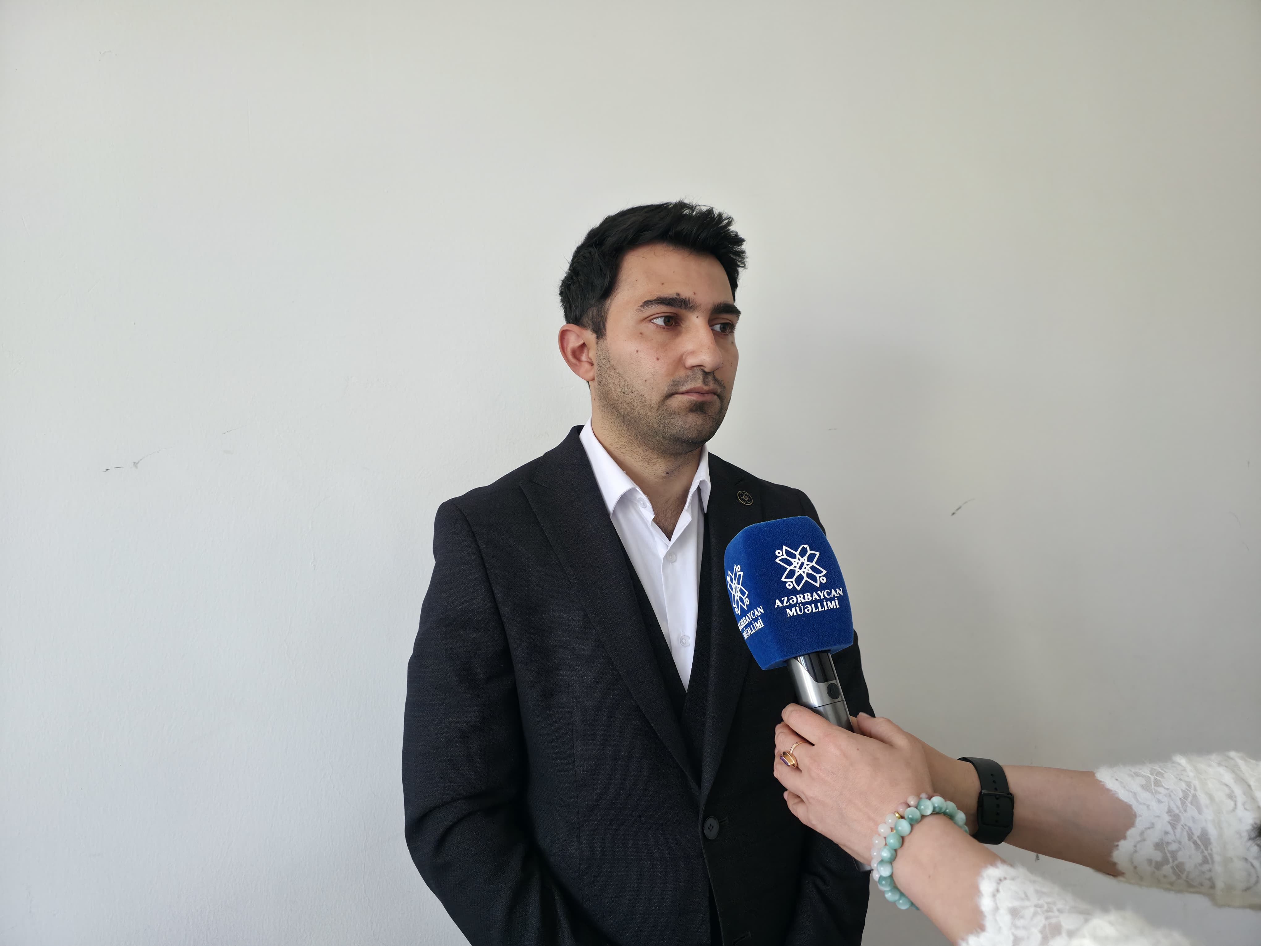 Tələbəyə yalnız bilik yox, istiqamət də vermək lazımdır