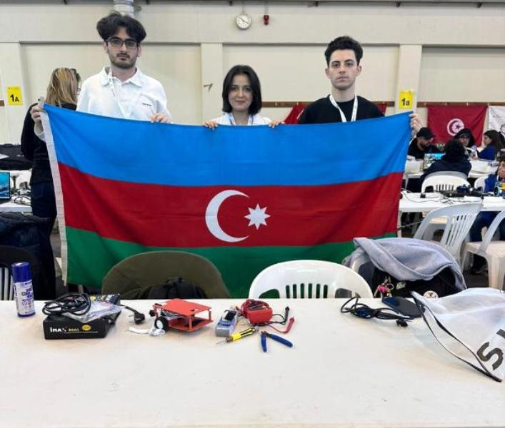 UNEC tələbəsi beynəlxalq robot yarışmasında birincilik qazanıb