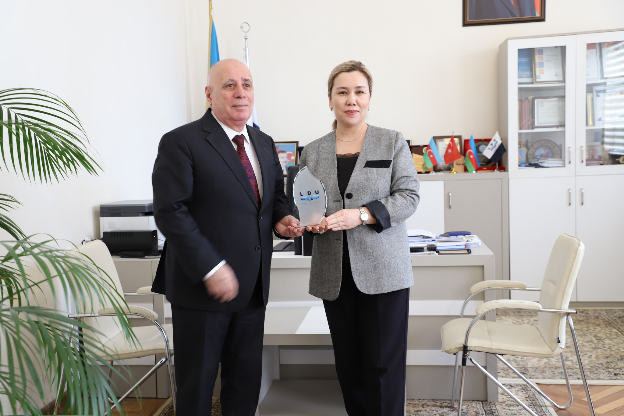 LDU ilə Qazaxıstan universiteti ikili diplom proqramı imkanlarını müzakirə edib