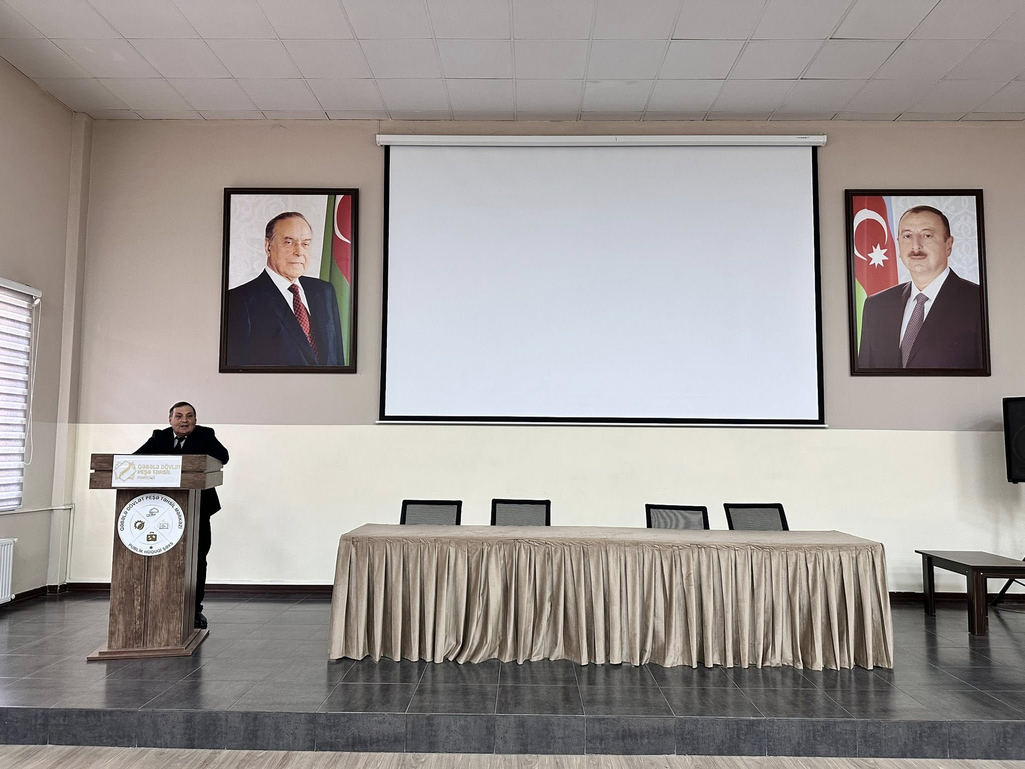 Qəbələdə "açıq dərs"lərin keyfiyyəti müzakirə olunub