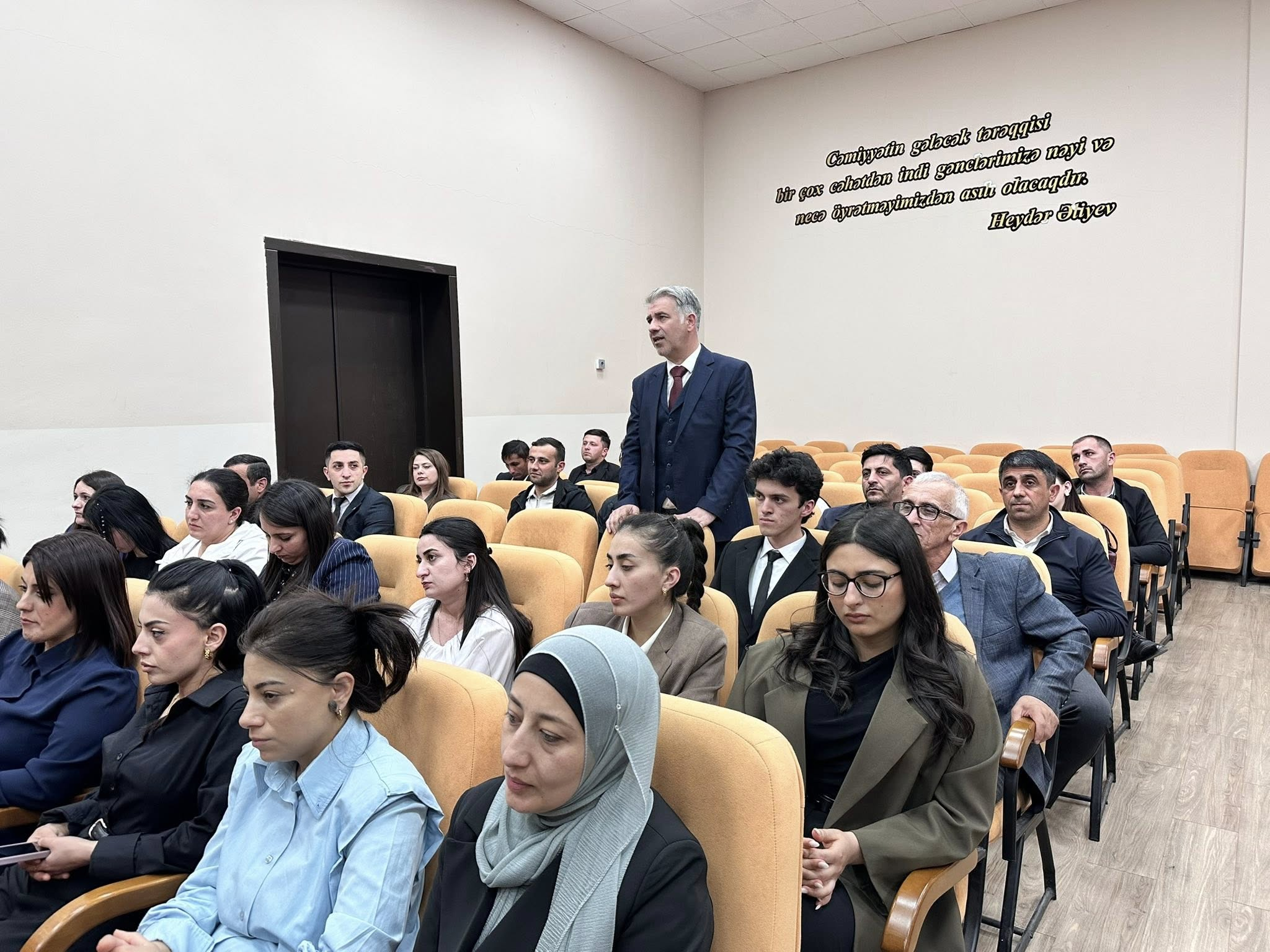 Qəbələdə "açıq dərs"lərin keyfiyyəti müzakirə olunub