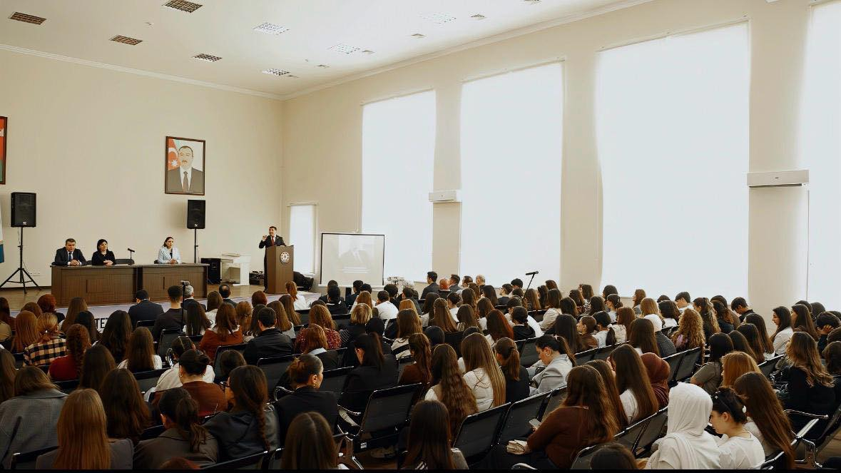 İqtisadiyyat və Humanitar Kollecində  yeni geosiyasi reallıqlar müzakirə olunub