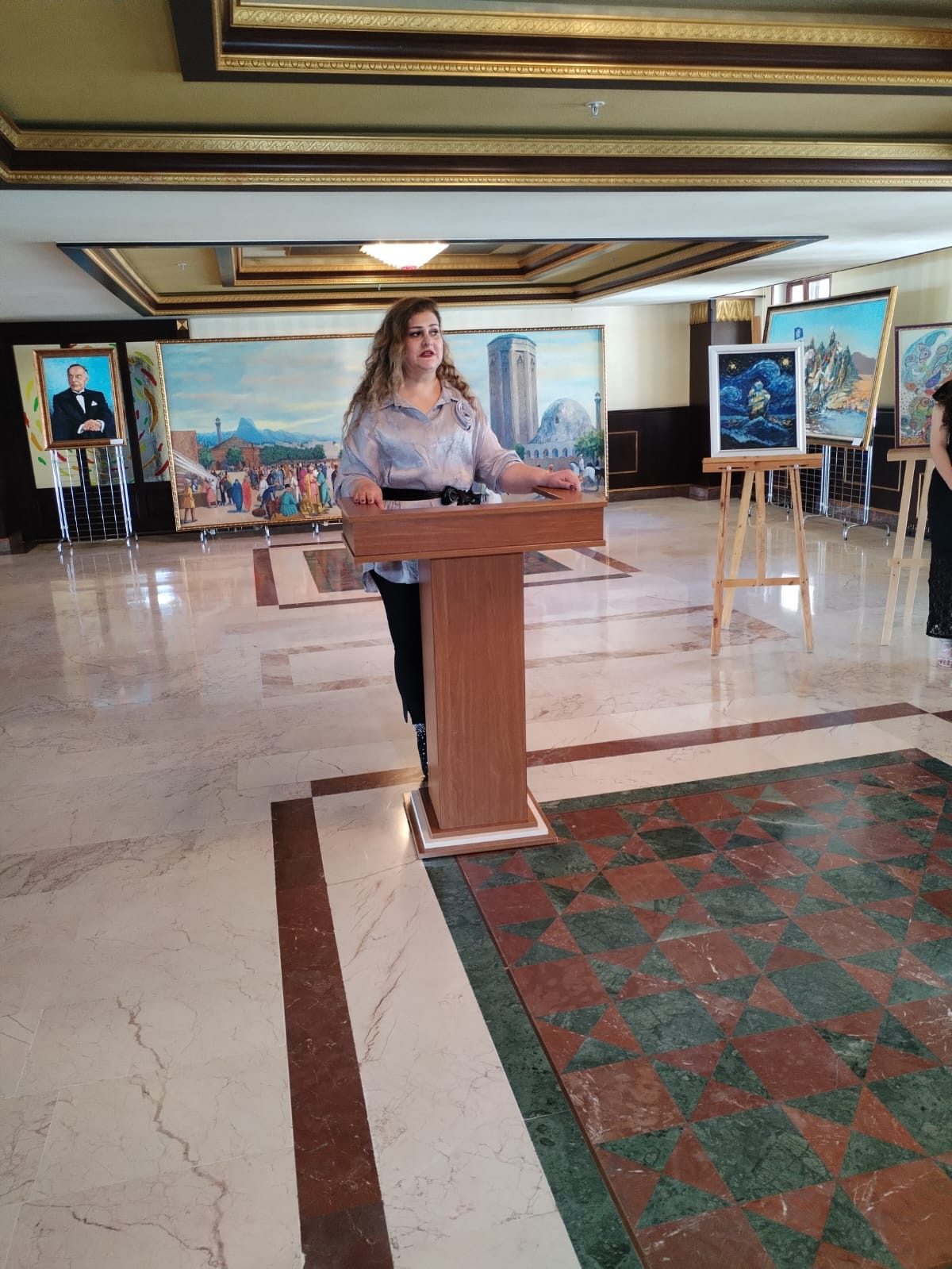 Naxçıvan Musiqi Kollecinin tələbəsinin fərdi sərgisi keçirilib