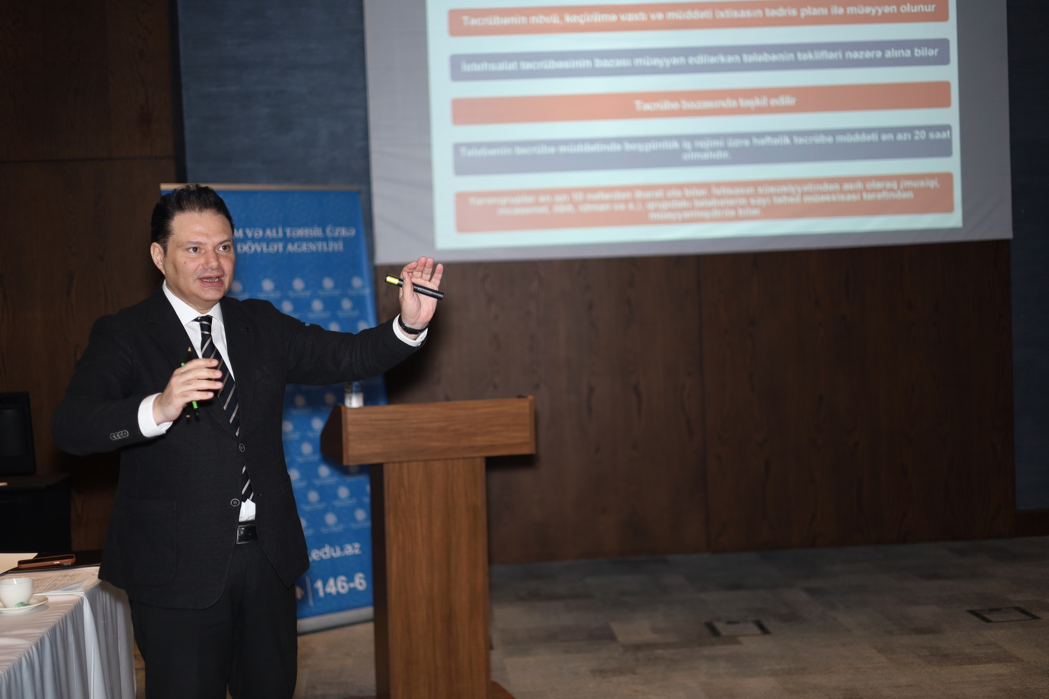 Ali məktəblərin prorektorları üçün təlimlərə başlanılıb