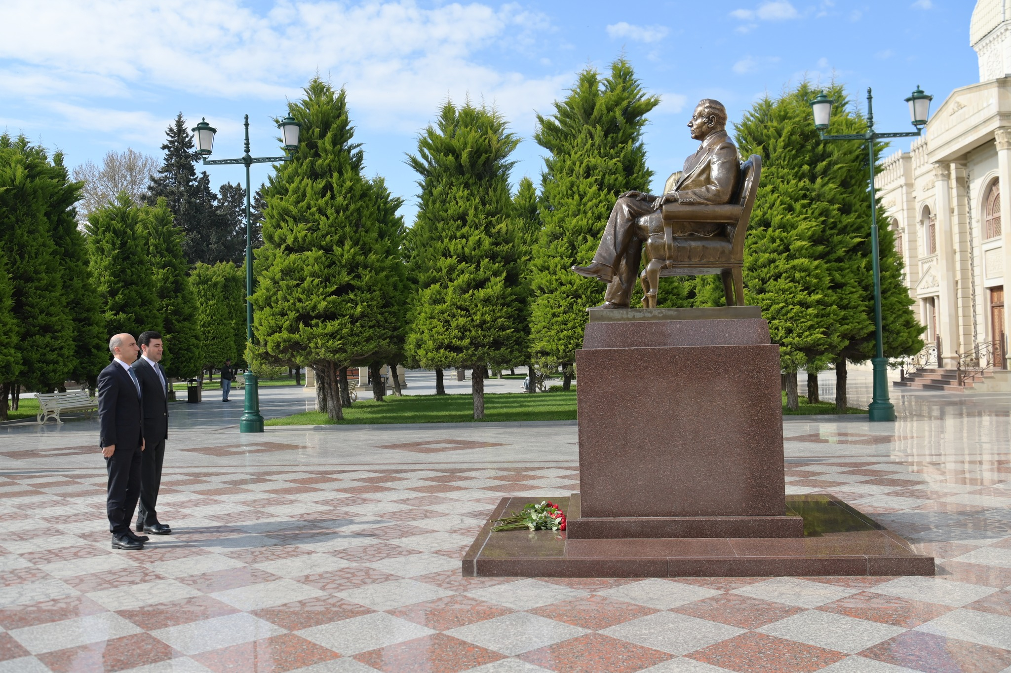 Emin Əmrullayev Xaçmazda tədris prosesi ilə tanış olub