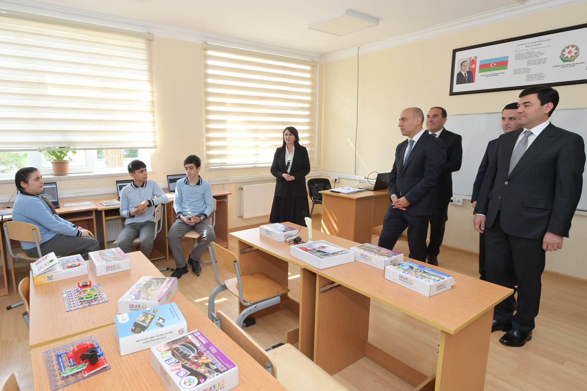 Emin Əmrullayev Xaçmazda tədris prosesi ilə tanış olub