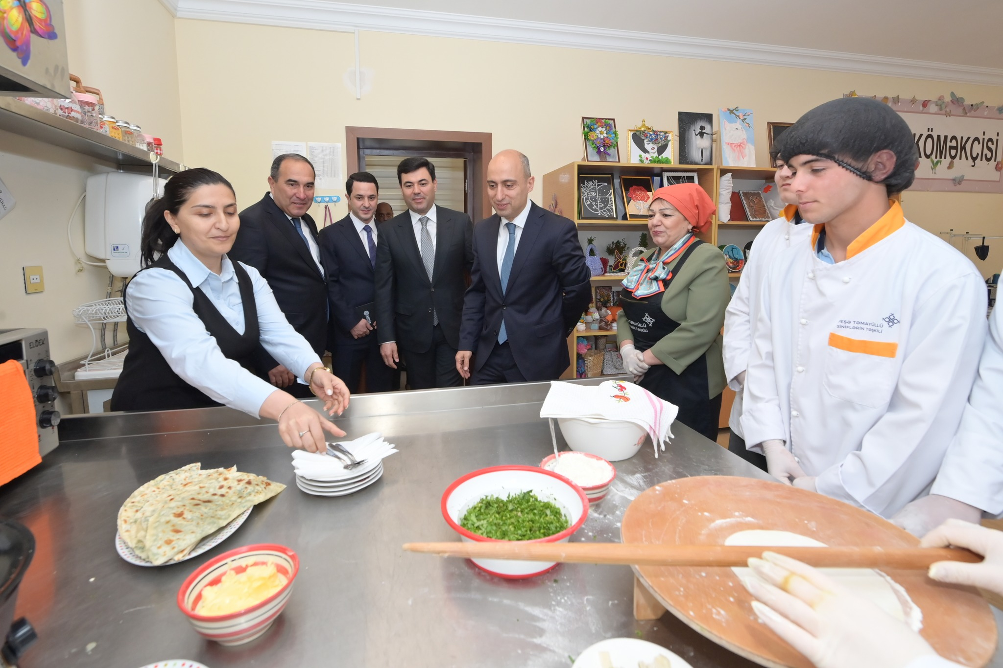 Emin Əmrullayev Xaçmazda tədris prosesi ilə tanış olub