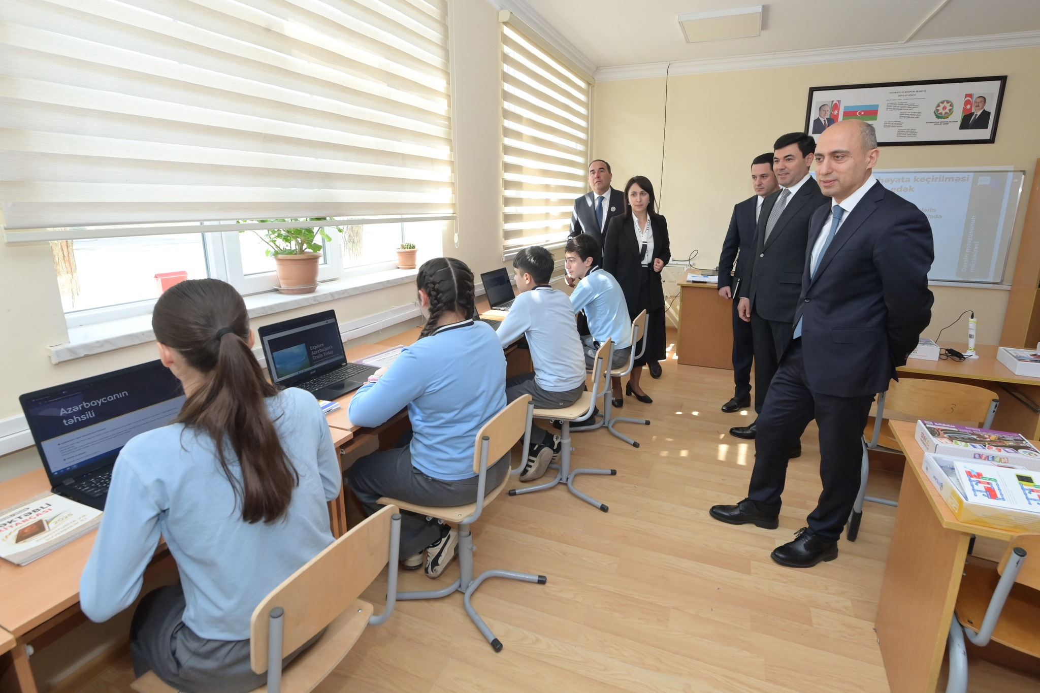 Emin Əmrullayev Xaçmazda tədris prosesi ilə tanış olub