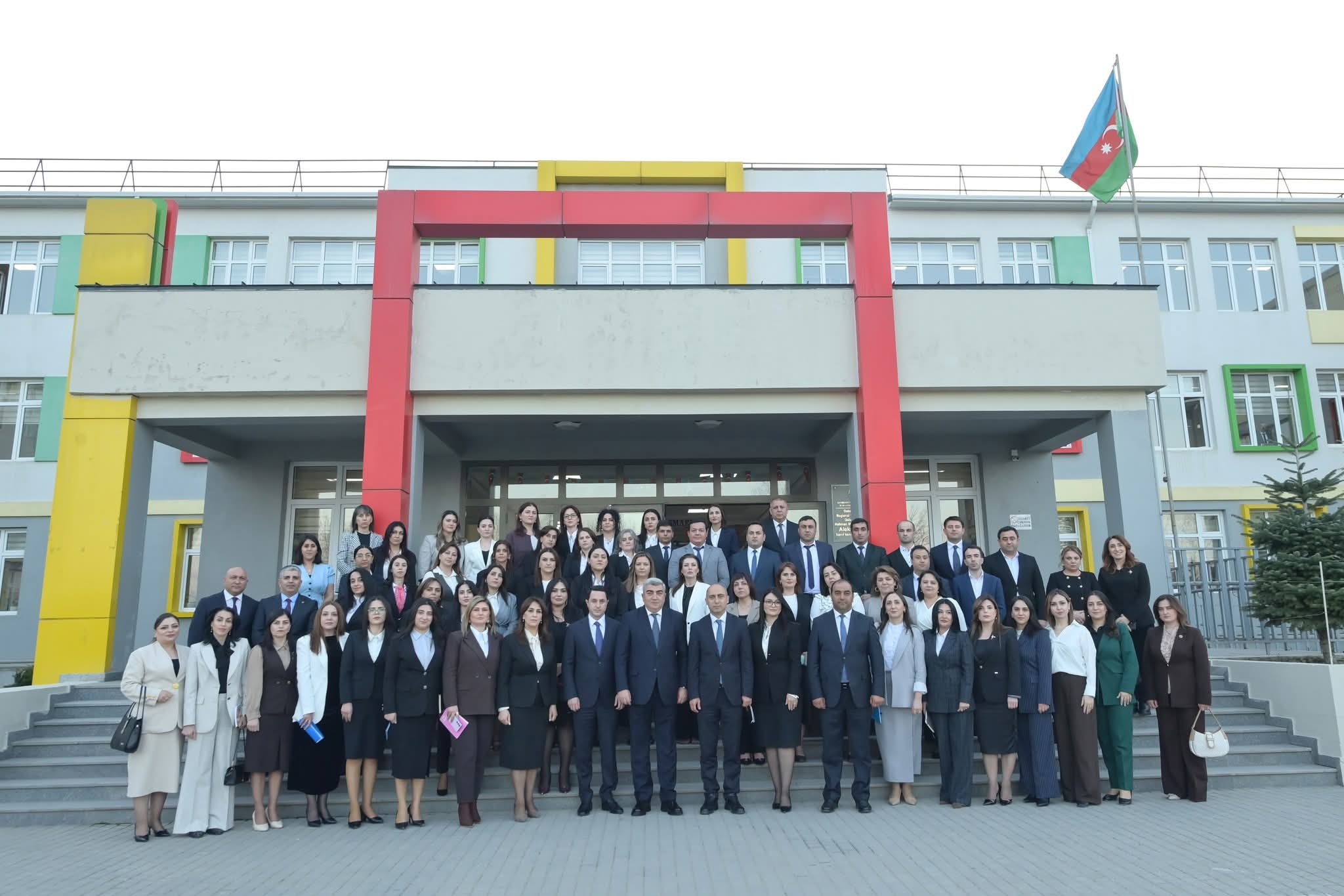 Emin Əmrullayev Quba-Xaçmaz regionu üzrə təhsil işçiləri ilə görüşüb