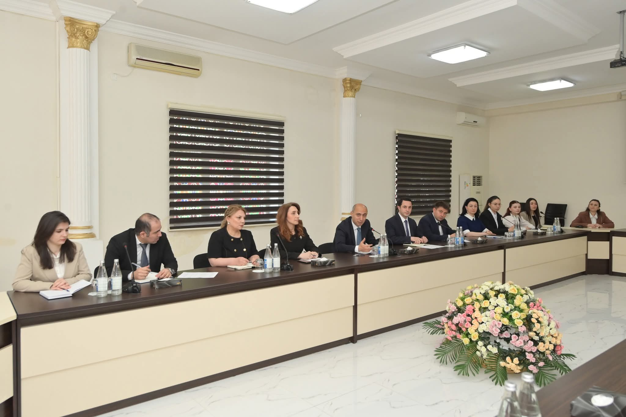 Emin Əmrullayev Quba-Xaçmaz regionu üzrə təhsil işçiləri ilə görüşüb