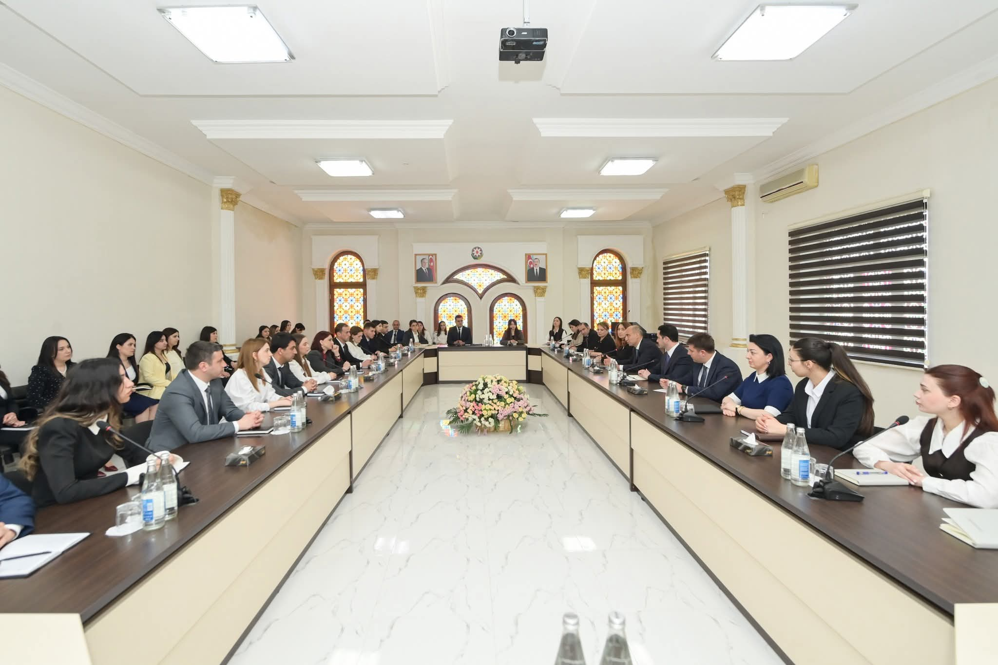 Emin Əmrullayev Quba-Xaçmaz regionu üzrə təhsil işçiləri ilə görüşüb