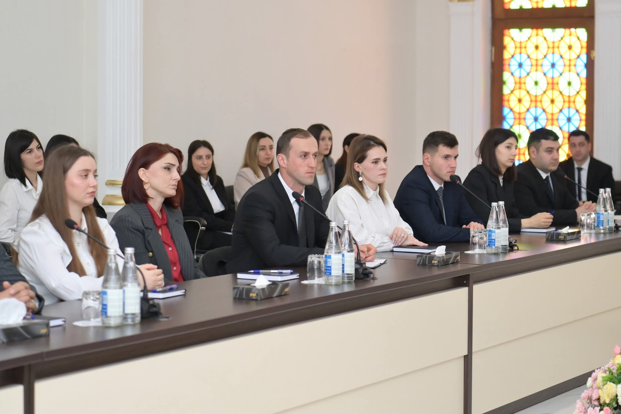 Emin Əmrullayev Quba-Xaçmaz regionu üzrə təhsil işçiləri ilə görüşüb