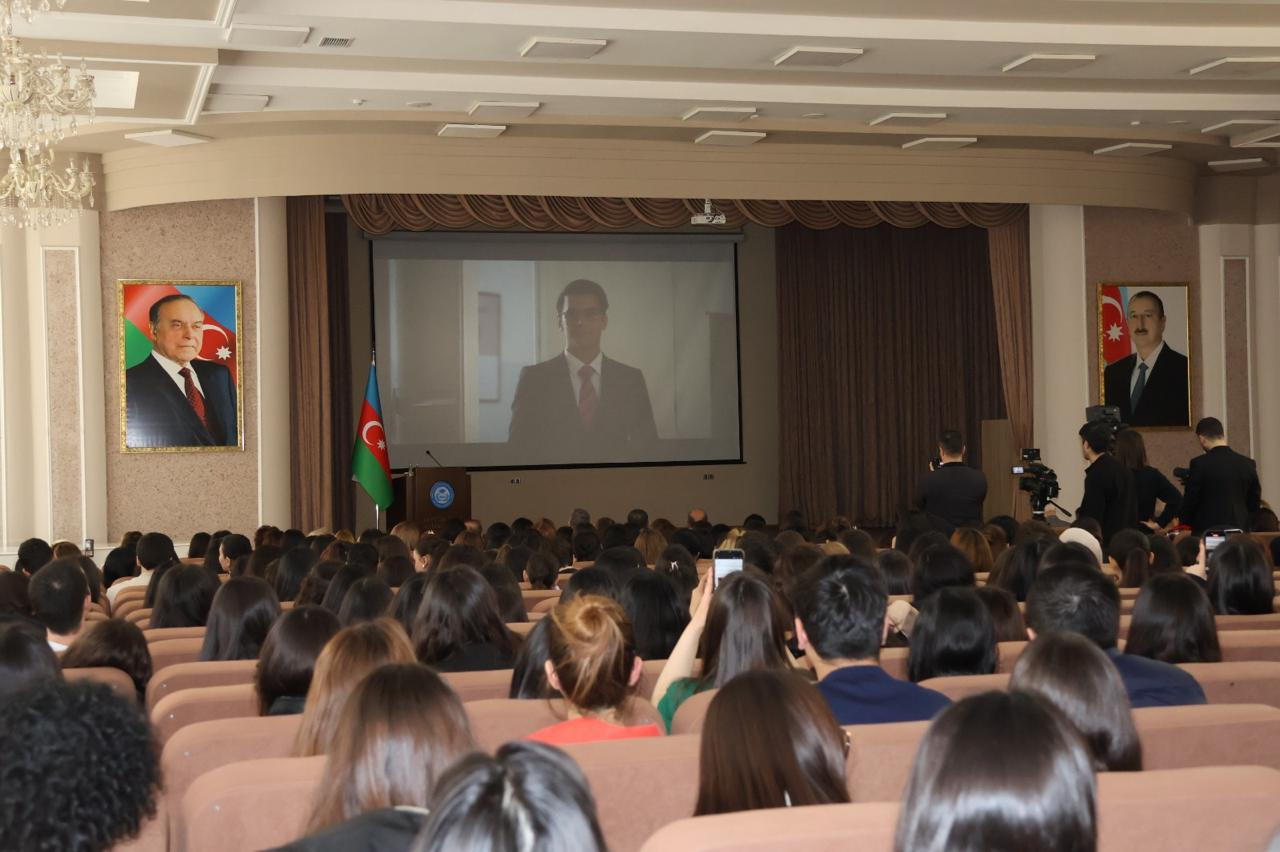 BSU-da BMT-nin sülh elçisi ilə görüş keçirilib