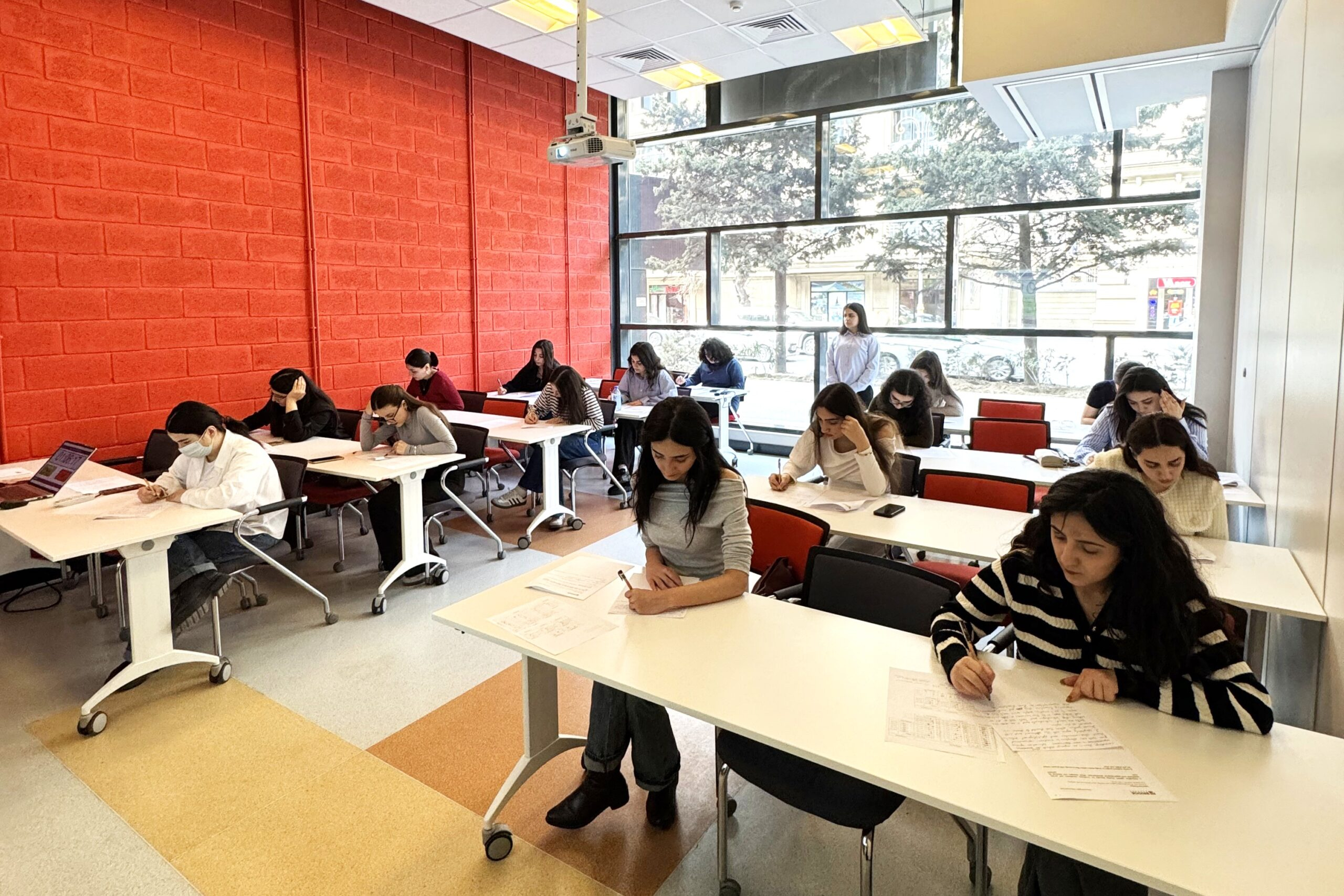 “Parla” təqaüd proqramına qəbul olunanların dil səviyyəsi müəyyənləşdirilir