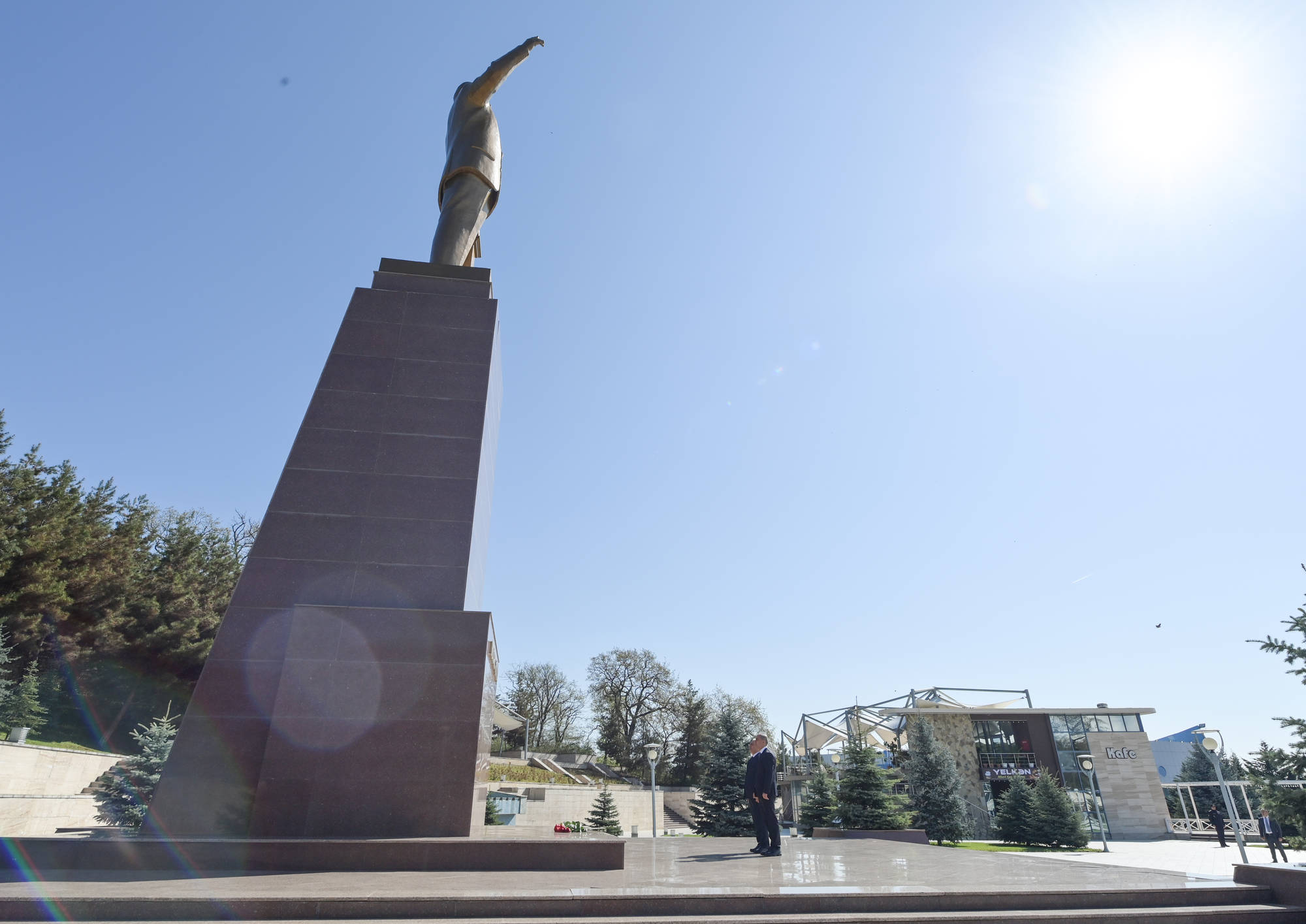 Elm və təhsil naziri Qusarda vətəndaşları qəbul edib