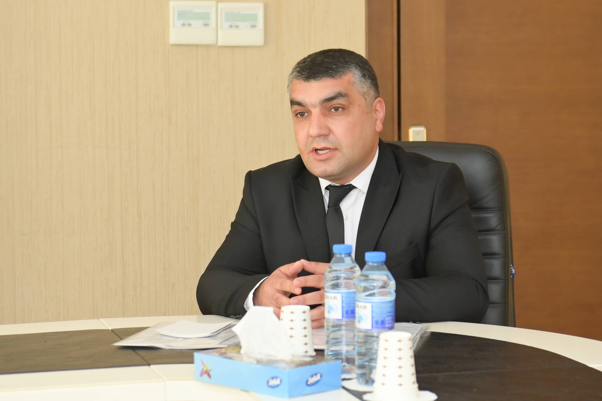 Elm və təhsil naziri Qusarda vətəndaşları qəbul edib