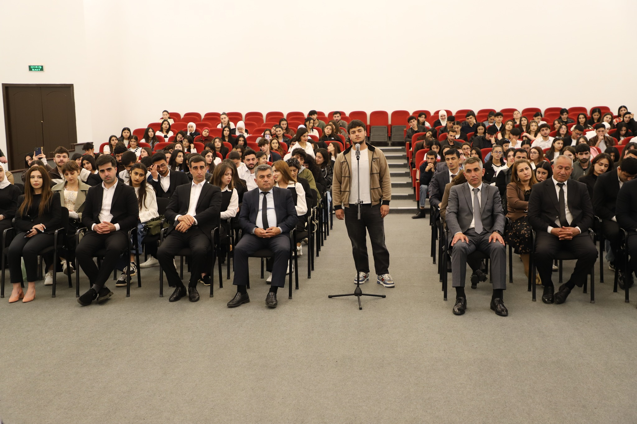 LDU-da “Süni intellektlə gələcəyə baxış” adlı forum keçirilib