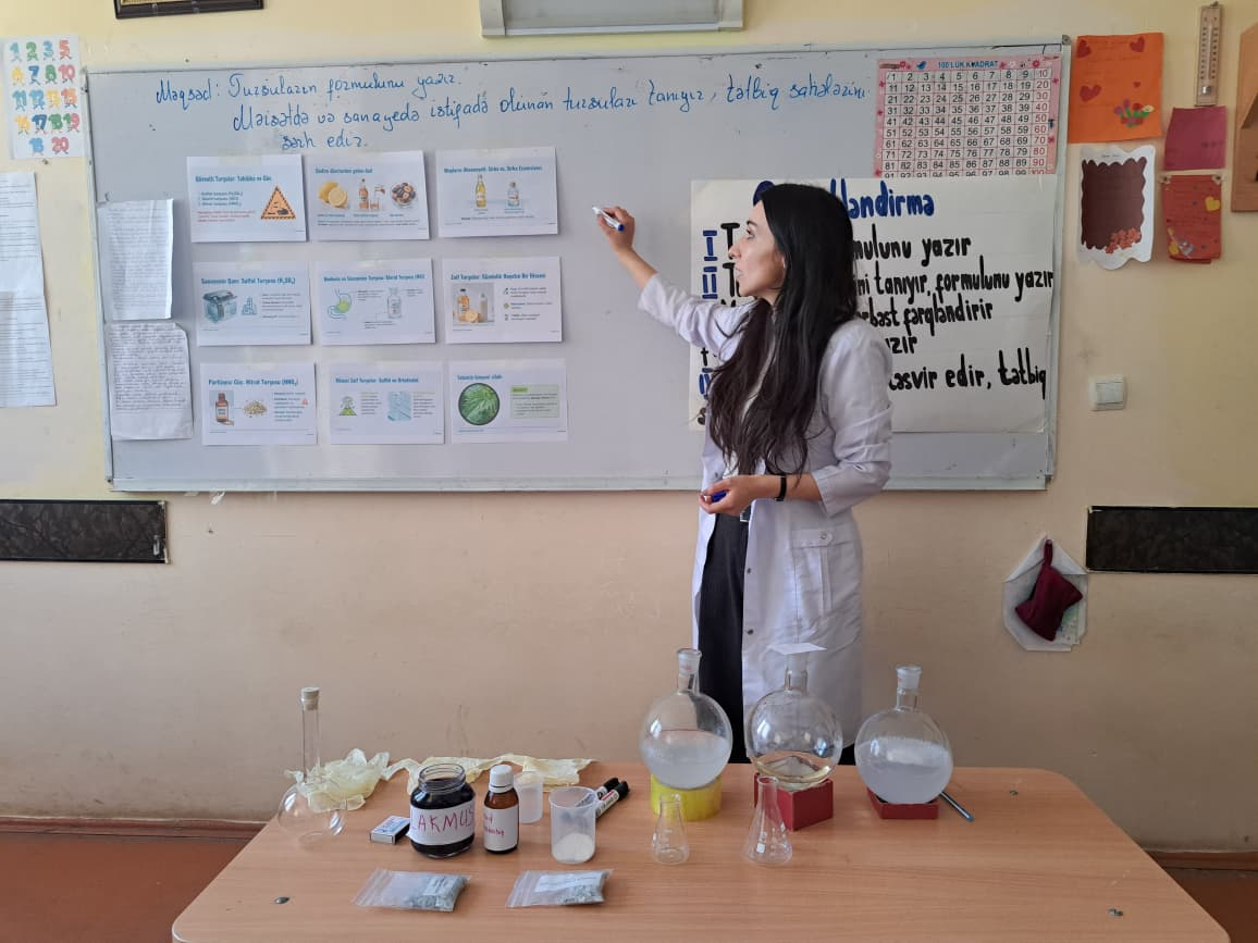 Ən sadə mətbəx məhsulları ilə belə laboratoriya mühiti yaradırıq