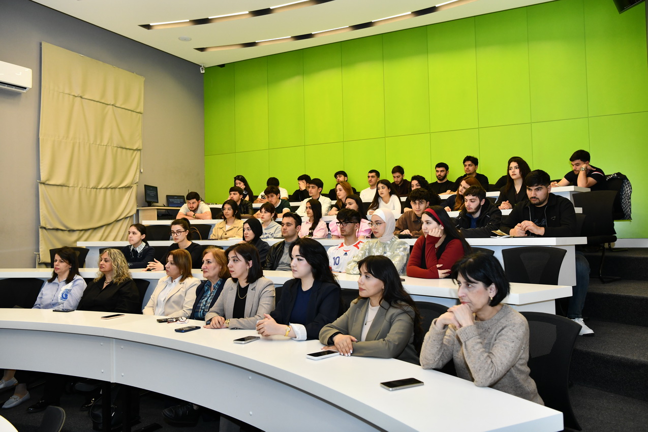 ADNSU-da “Əcəmi Naxçıvani-900” “adlı dəyirmi” masa və kitab sərgisi keçirilib