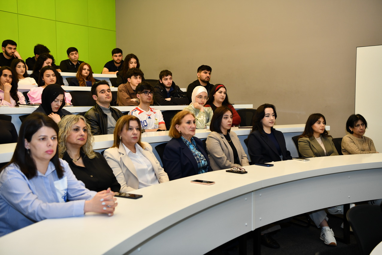 ADNSU-da “Əcəmi Naxçıvani-900” “adlı dəyirmi” masa və kitab sərgisi keçirilib