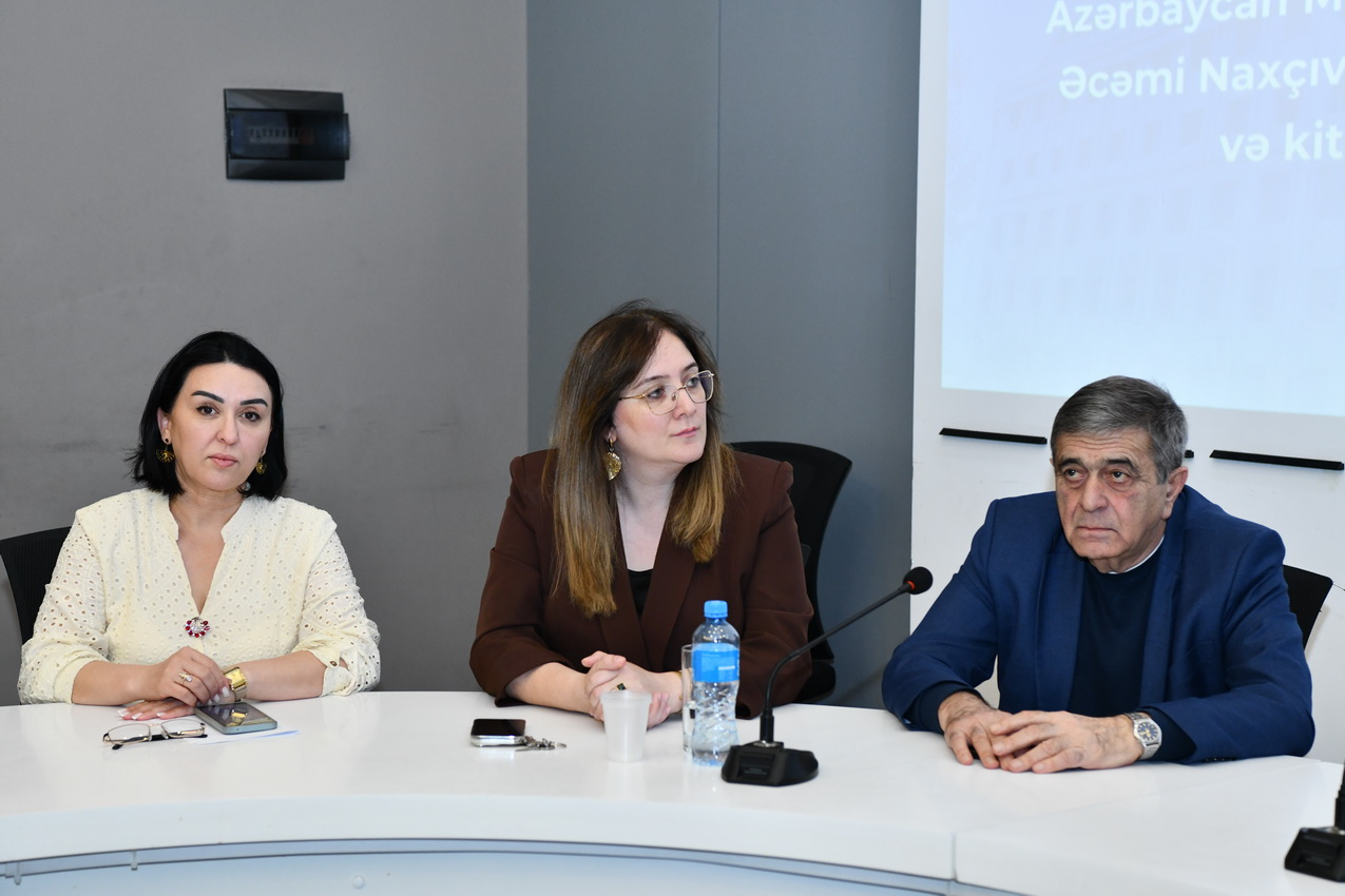 ADNSU-da “Əcəmi Naxçıvani-900” “adlı dəyirmi” masa və kitab sərgisi keçirilib