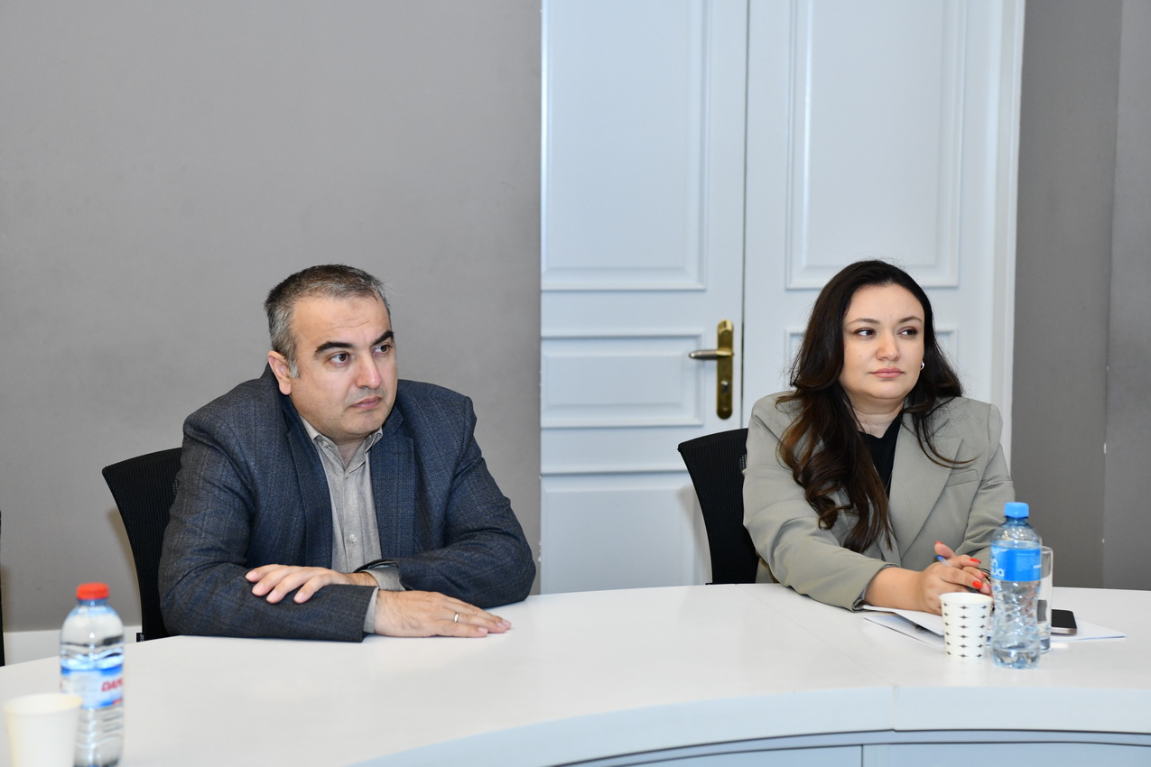 ADNSU-da “Əcəmi Naxçıvani-900” “adlı dəyirmi” masa və kitab sərgisi keçirilib