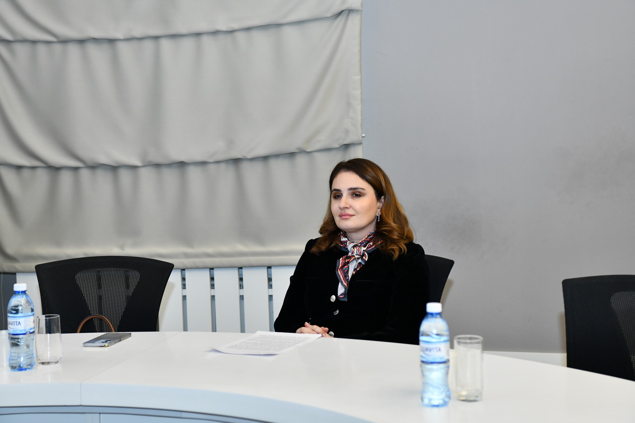 ADNSU-da “Əcəmi Naxçıvani-900” “adlı dəyirmi” masa və kitab sərgisi keçirilib