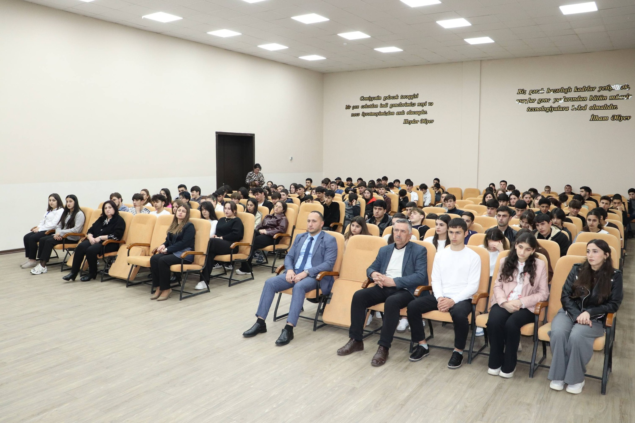 Qəbələdə memarlıq ənənələrinin təbliğinə həsr olunmuş görüş keçirilib