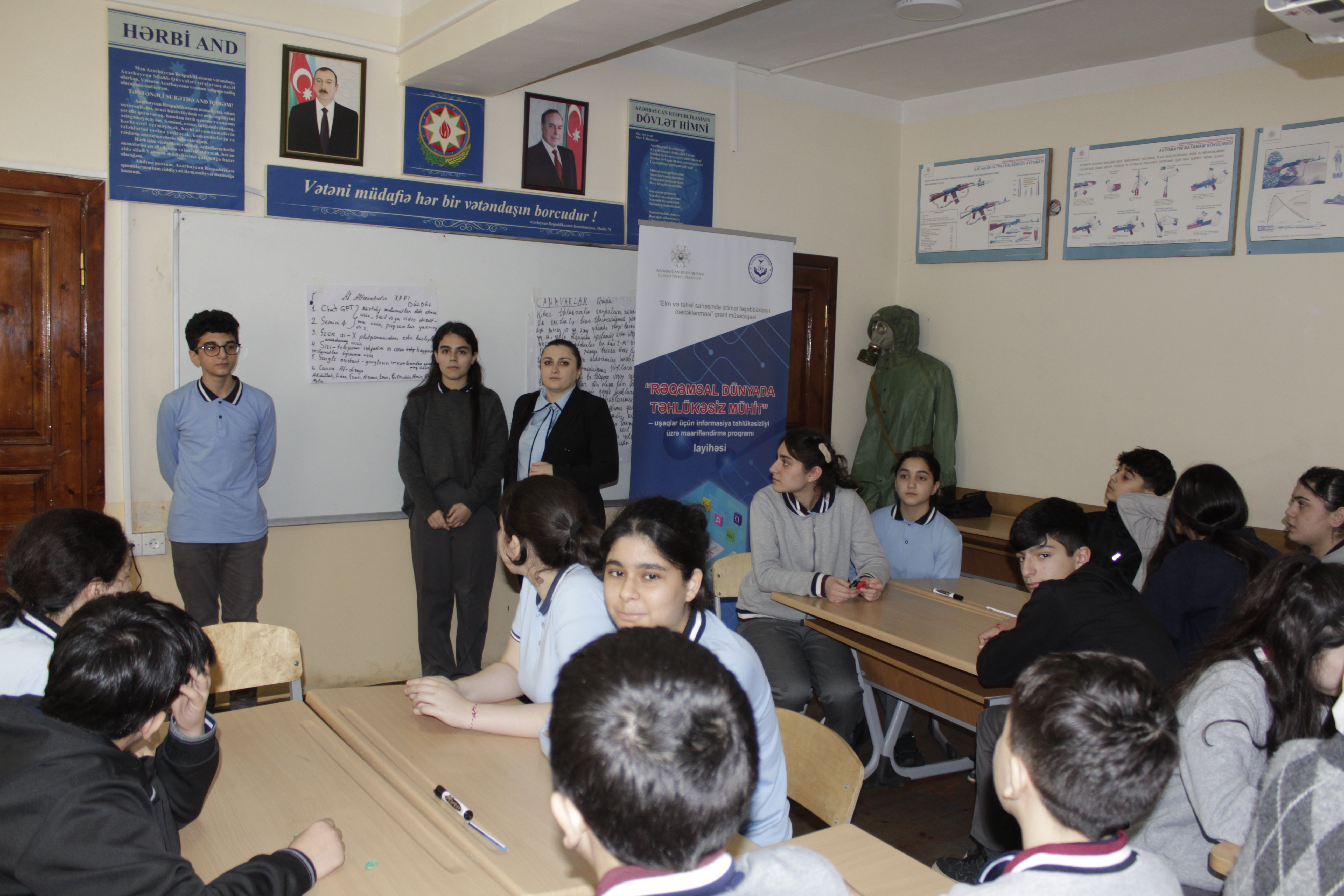 “Rəqəmsal dünyada təhlükəsiz mühit” layihəsi çərçivəsində şagirdlər maarifləndirilib