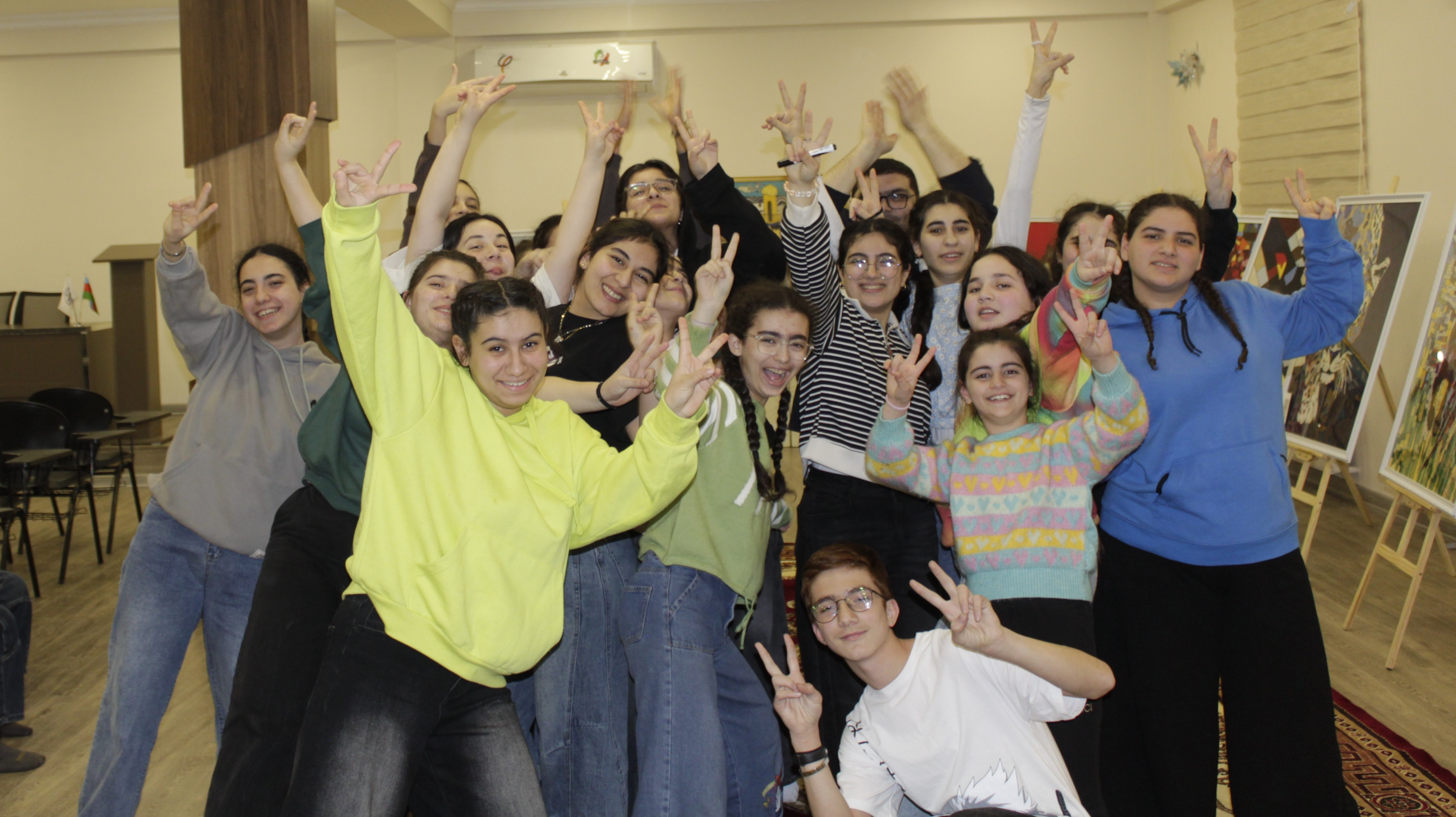 “Rəqəmsal dünyada təhlükəsiz mühit” layihəsi çərçivəsində şagirdlər maarifləndirilib