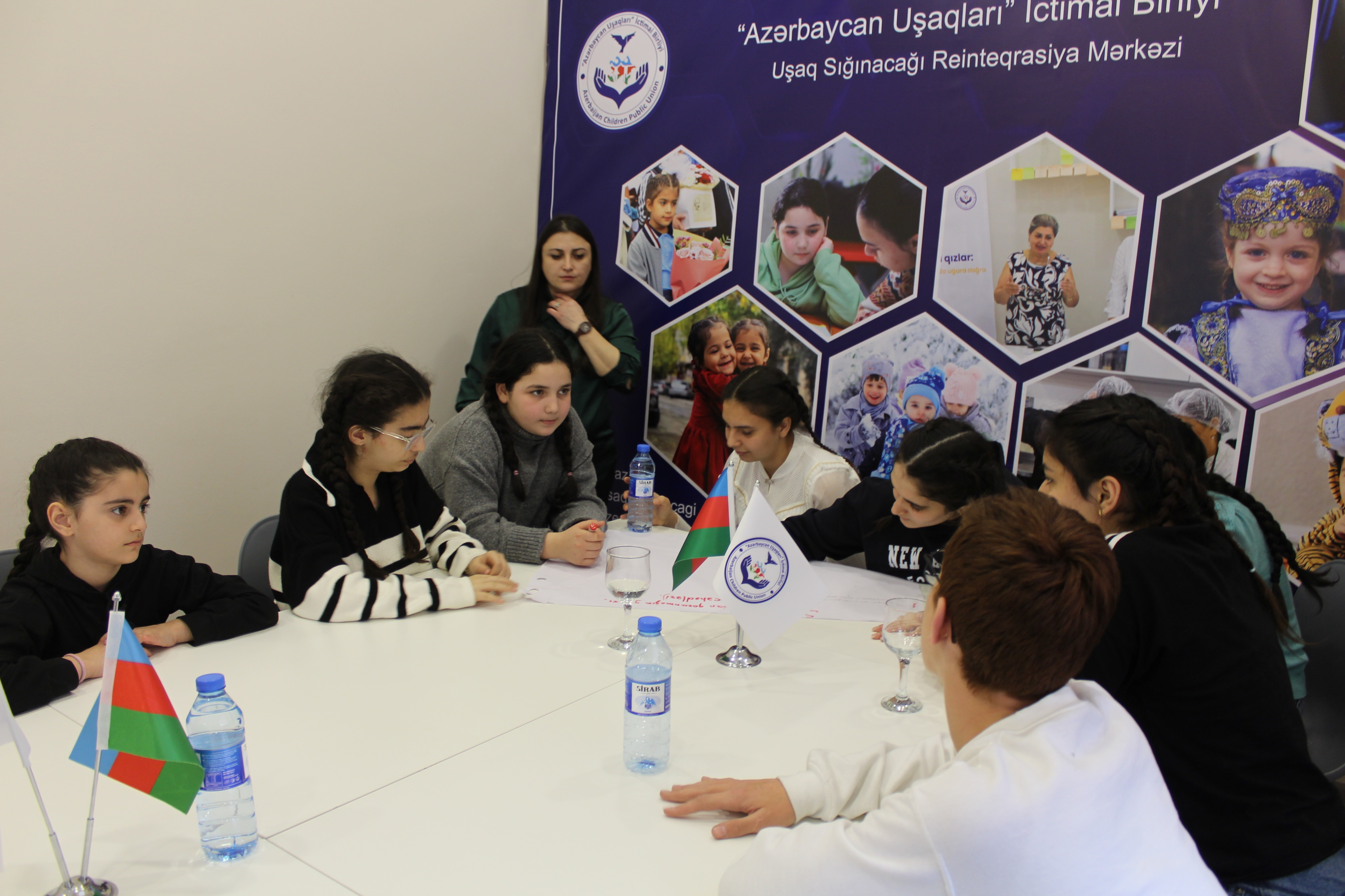 “Rəqəmsal dünyada təhlükəsiz mühit” layihəsi çərçivəsində şagirdlər maarifləndirilib