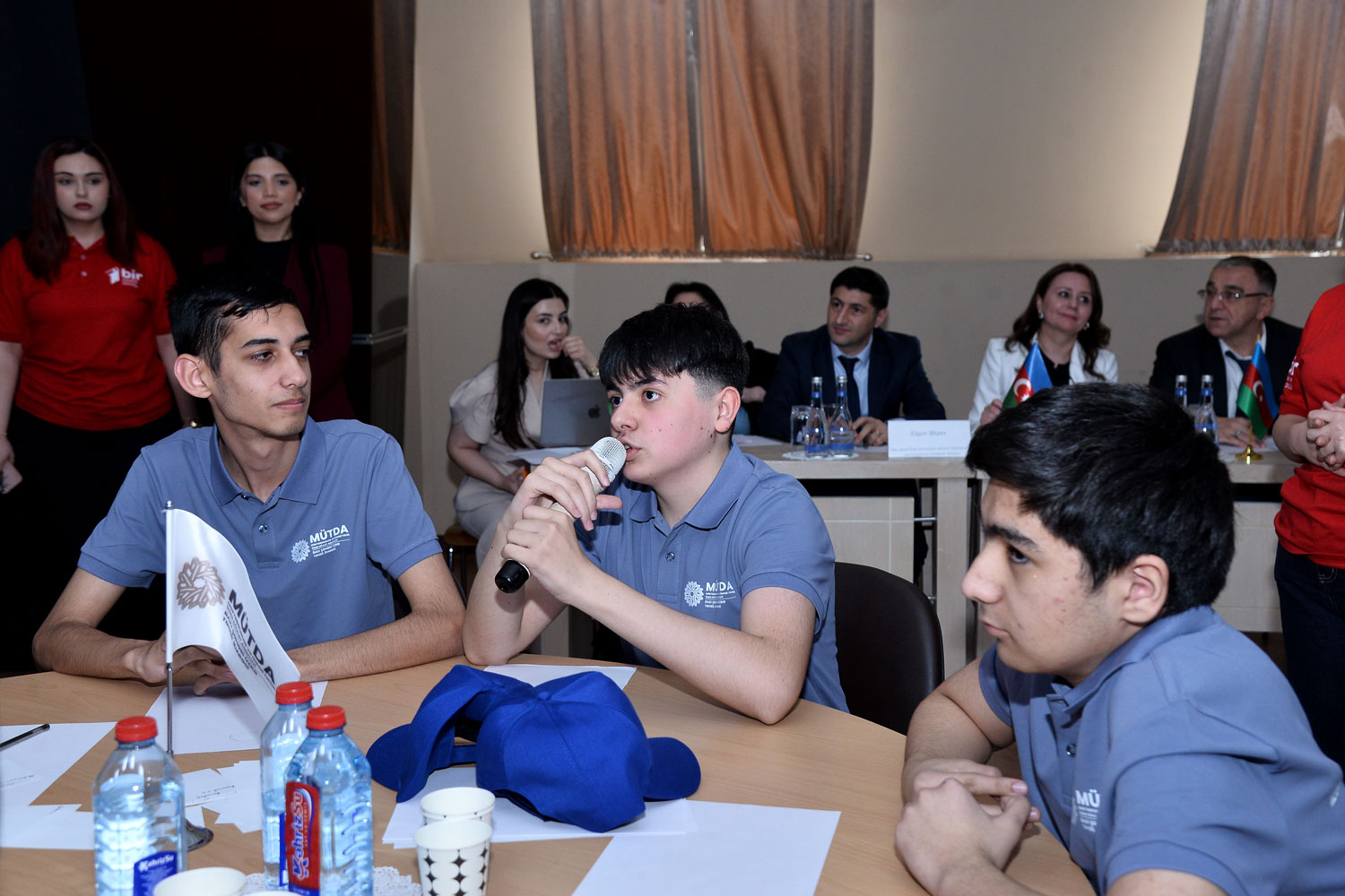 Bakı məktəbliləri “Zəkaların mübarizəsi”ndə biliklərini sınayıblar