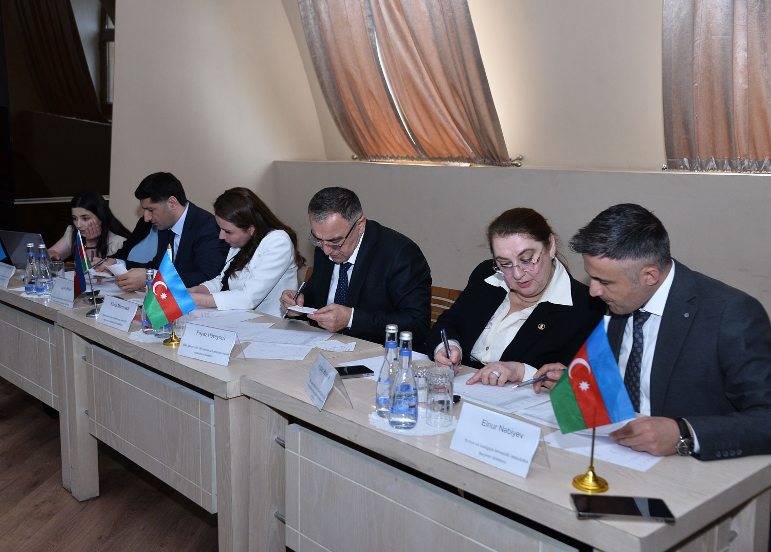 Bakı məktəbliləri “Zəkaların mübarizəsi”ndə biliklərini sınayıblar