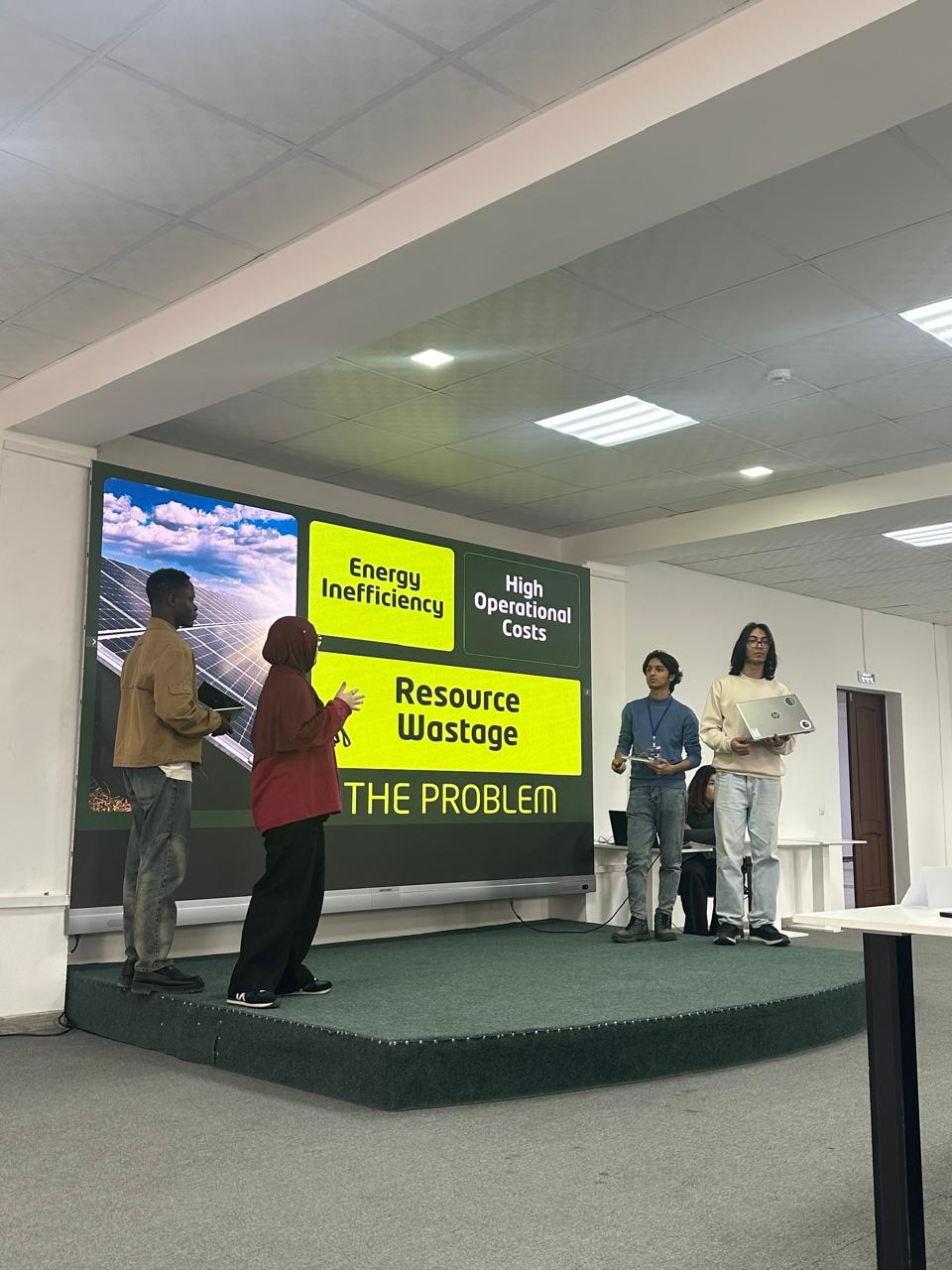 ADNSU tələbələri beynəlxalq hakatonda birinci yerə layiq görülüblər