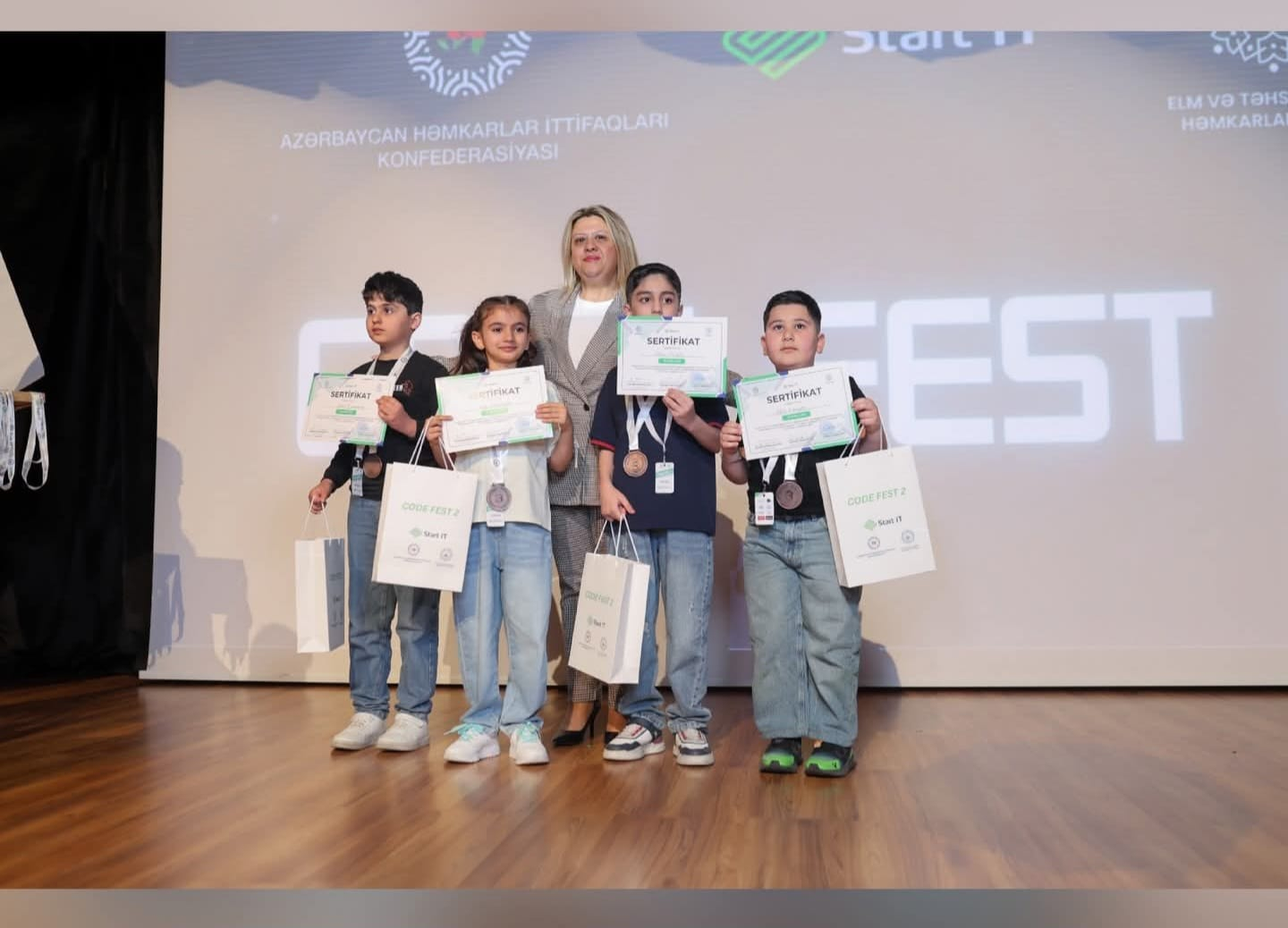 Şagirdlər arasında texnoloji olimpiada keçirilib 