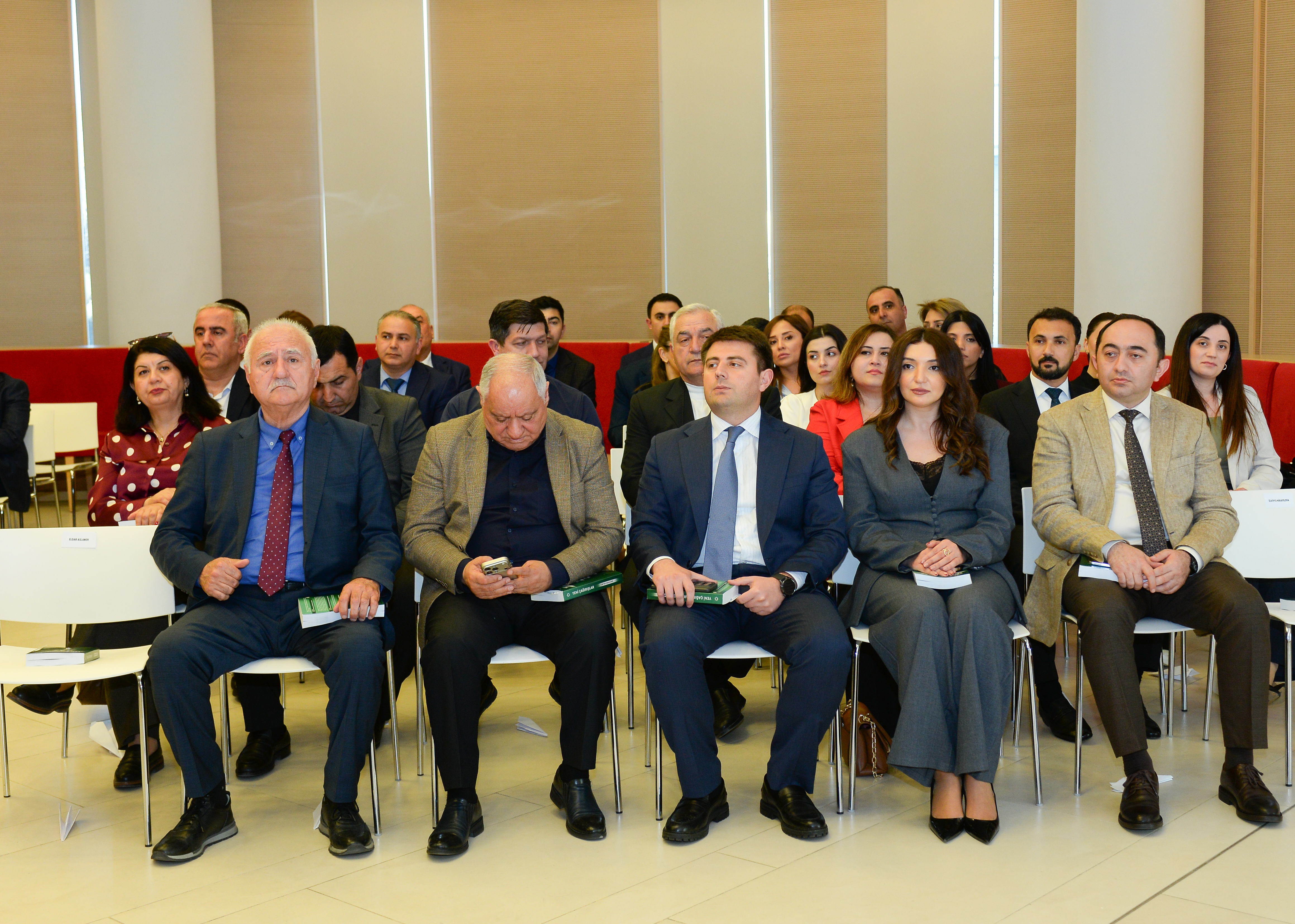 "Yeni çağırışlar" kitabının təqdimatı keçirilib