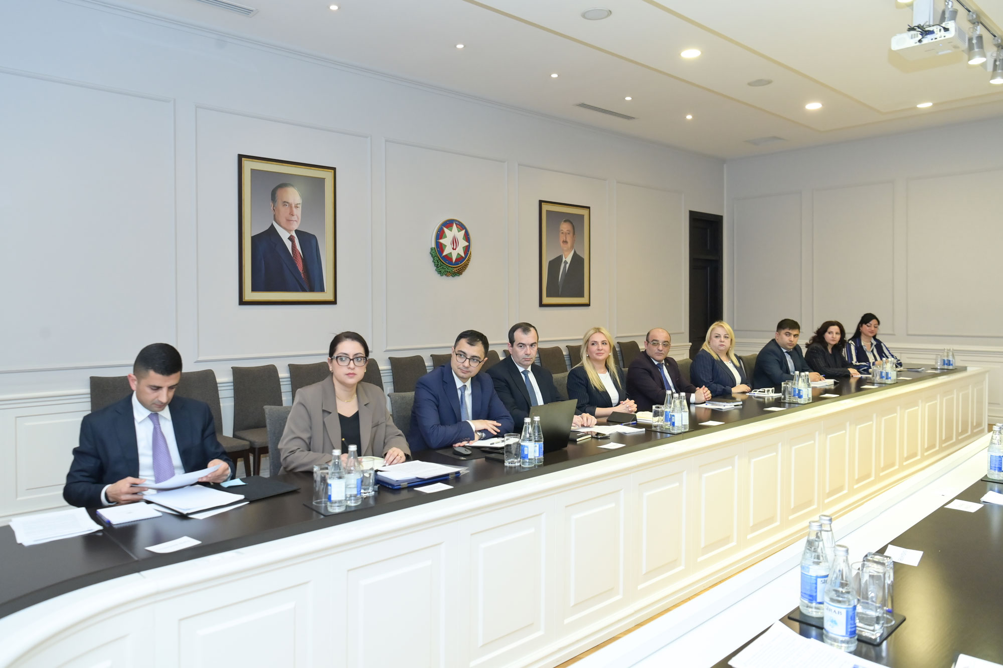 Elm və təhsil naziri internat məktəblərinin direktorları ilə görüşüb