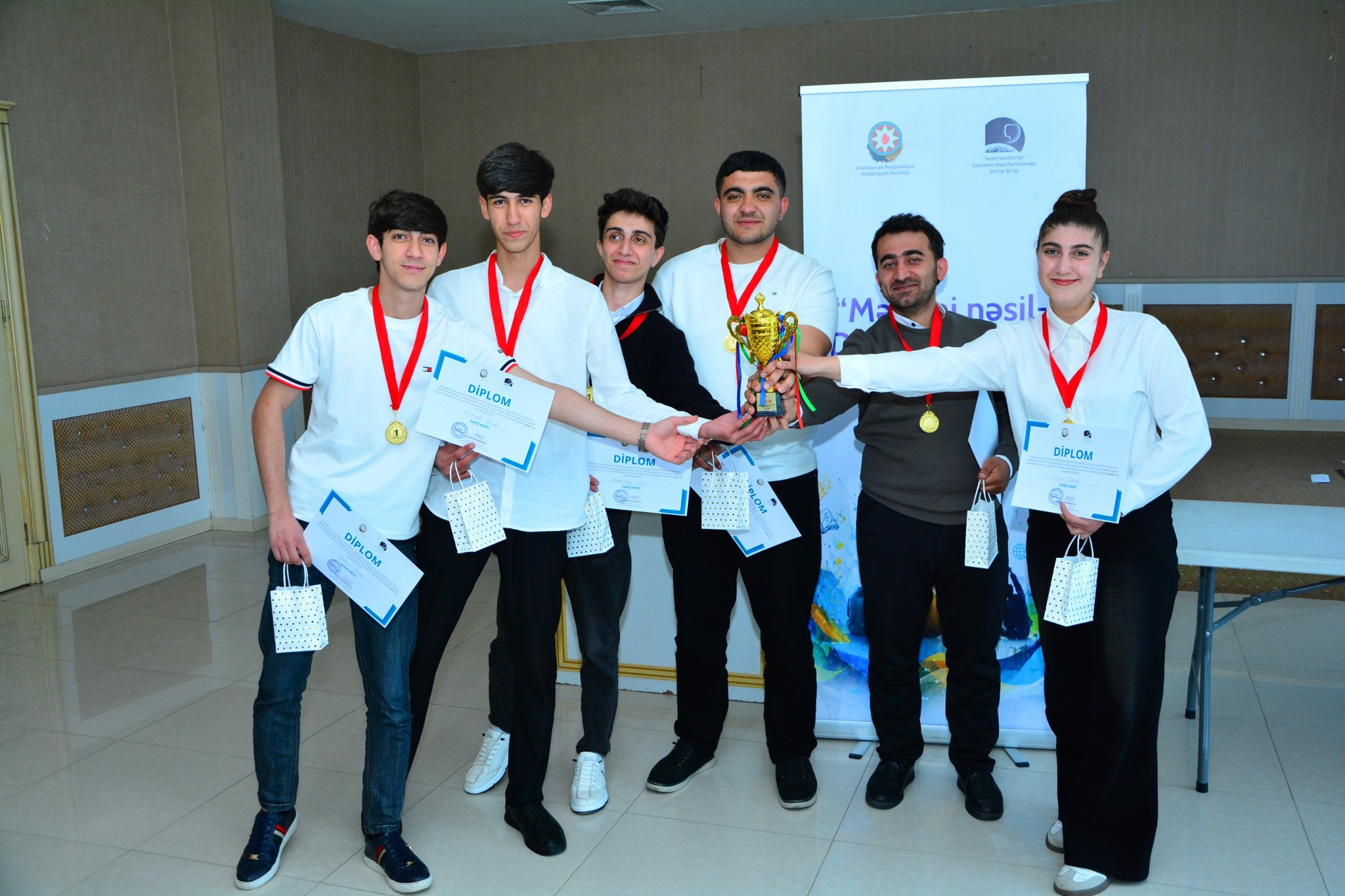 Qəbələ Dövlət Peşə Təhsil Mərkəzinin tələbələri intellektual yarışın qalibi olublar