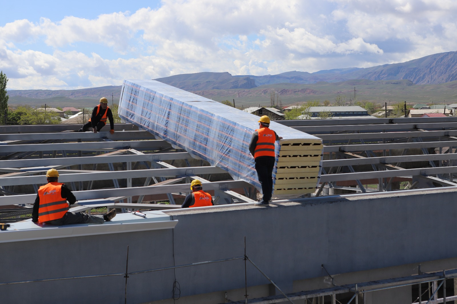 Nehrəm məktəbinin yeni binası növbəti tədris ilində istifadəyə veriləcək
