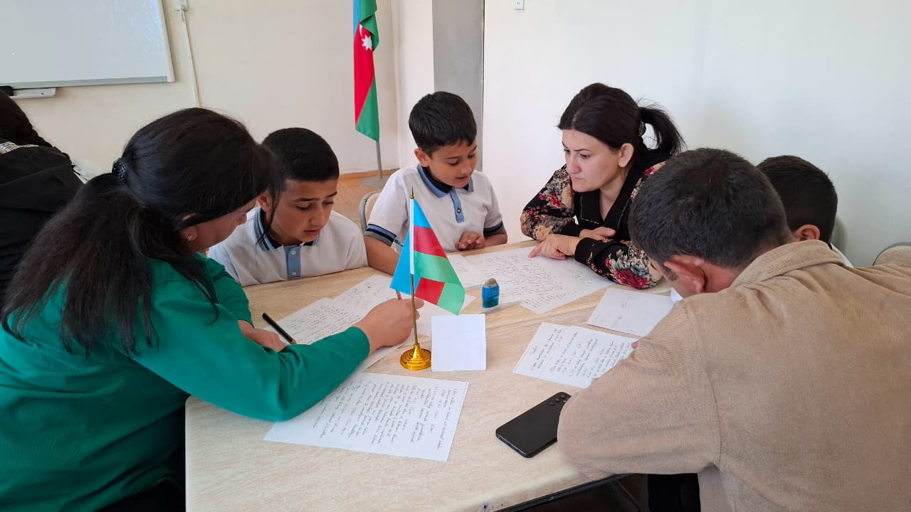 Tovuzda şagirdlər valideynləri ilə yarışırlar 