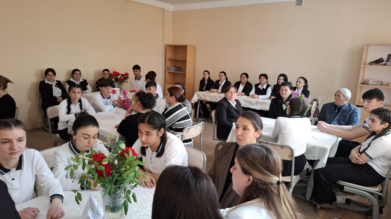 Tovuzda şagirdlər valideynləri ilə yarışırlar 