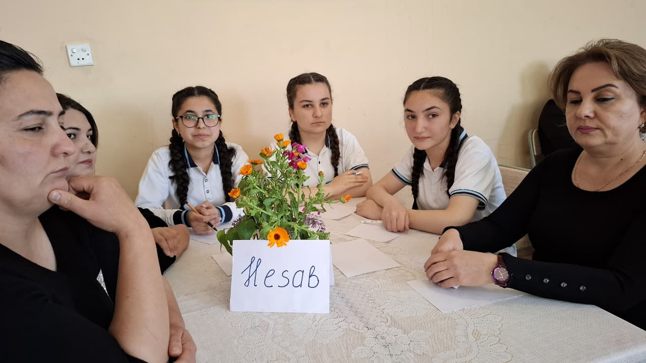 Tovuzda şagirdlər valideynləri ilə yarışırlar 